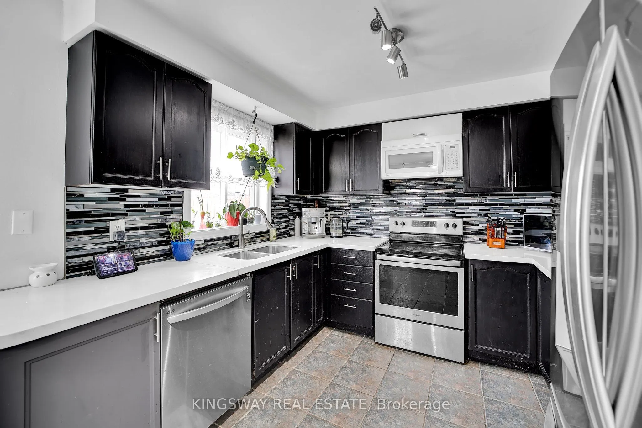 1139 ORIOLE Crescent
