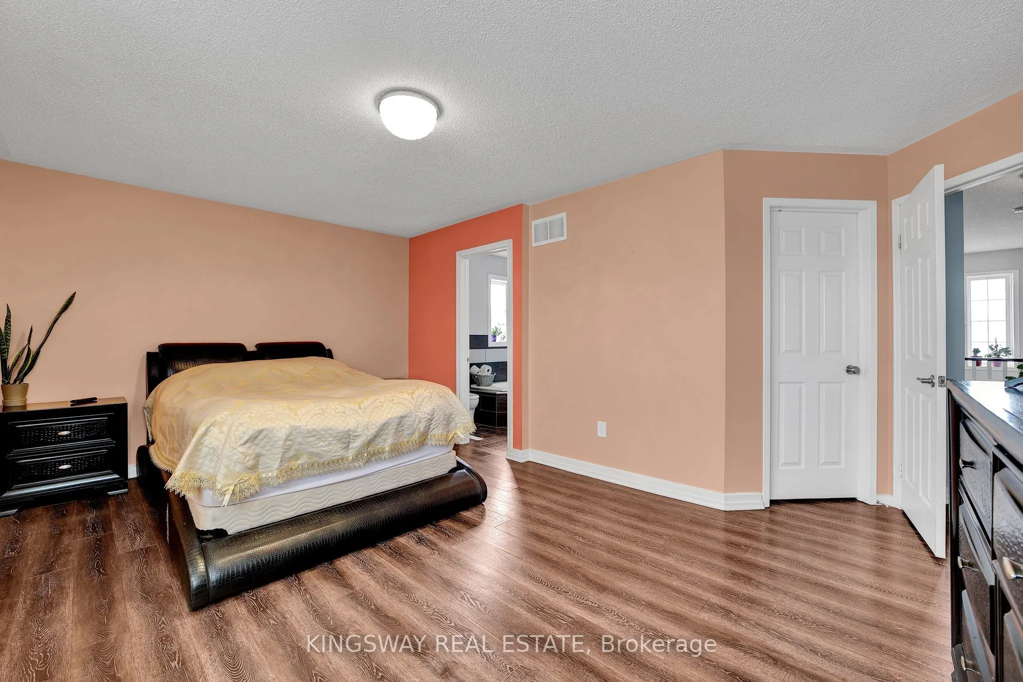 1139 ORIOLE Crescent