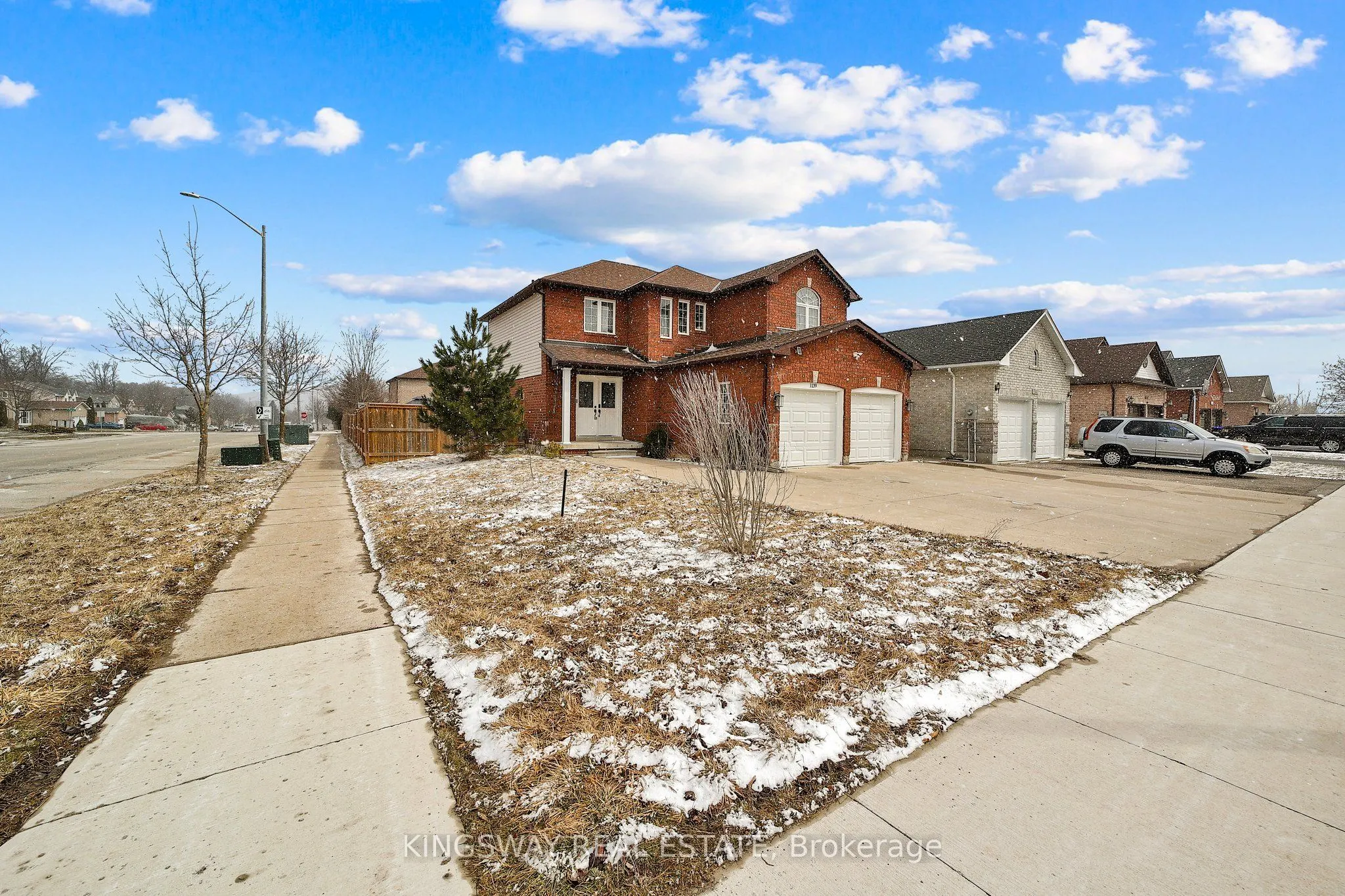 1139 ORIOLE Crescent