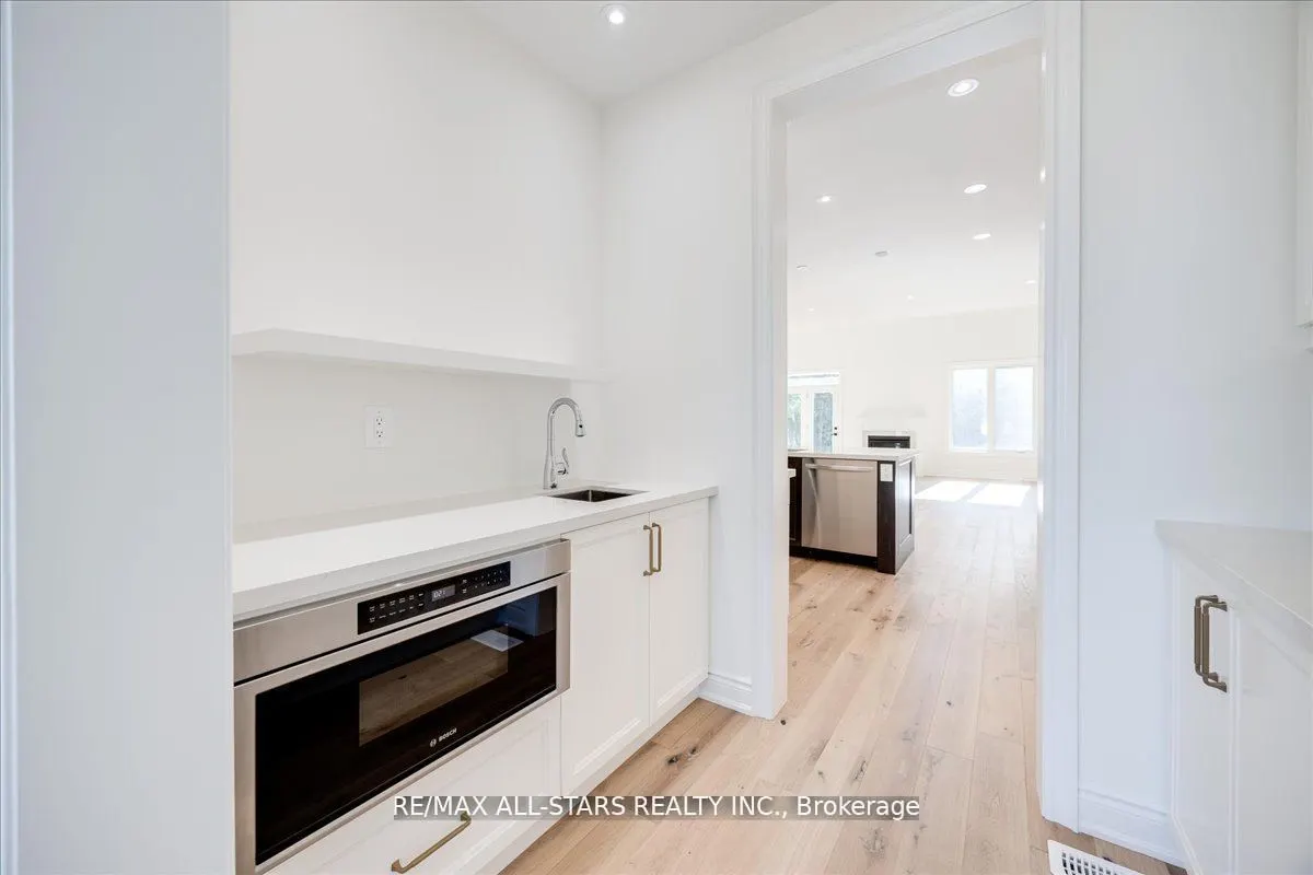 59 Stadacona Avenue