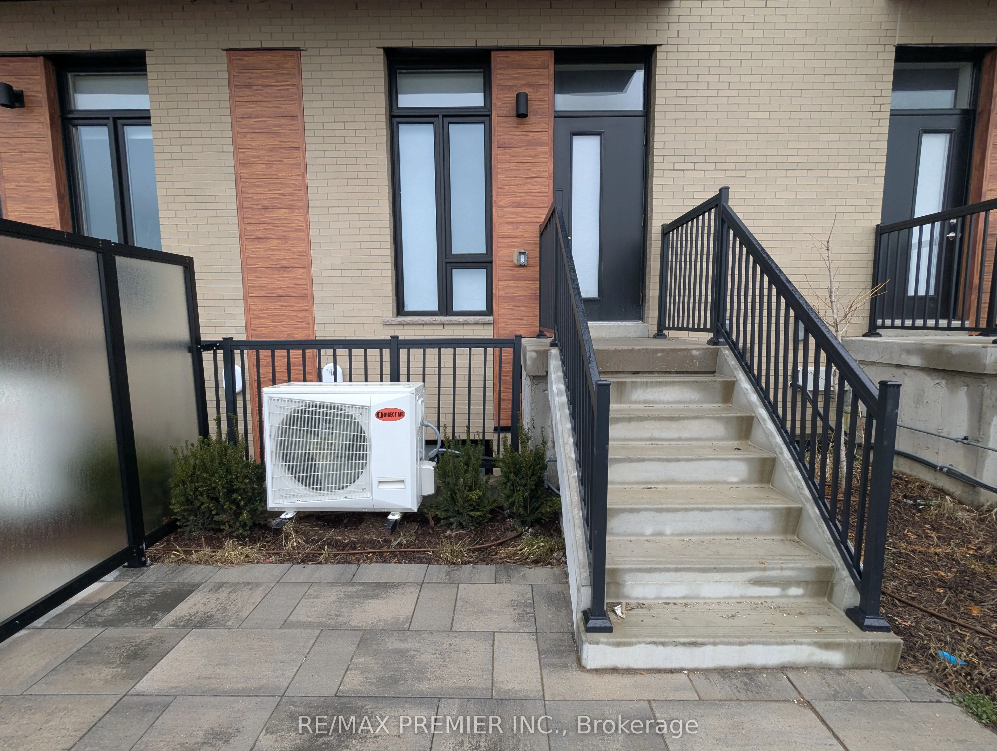 11 Steckley House Lane, #408