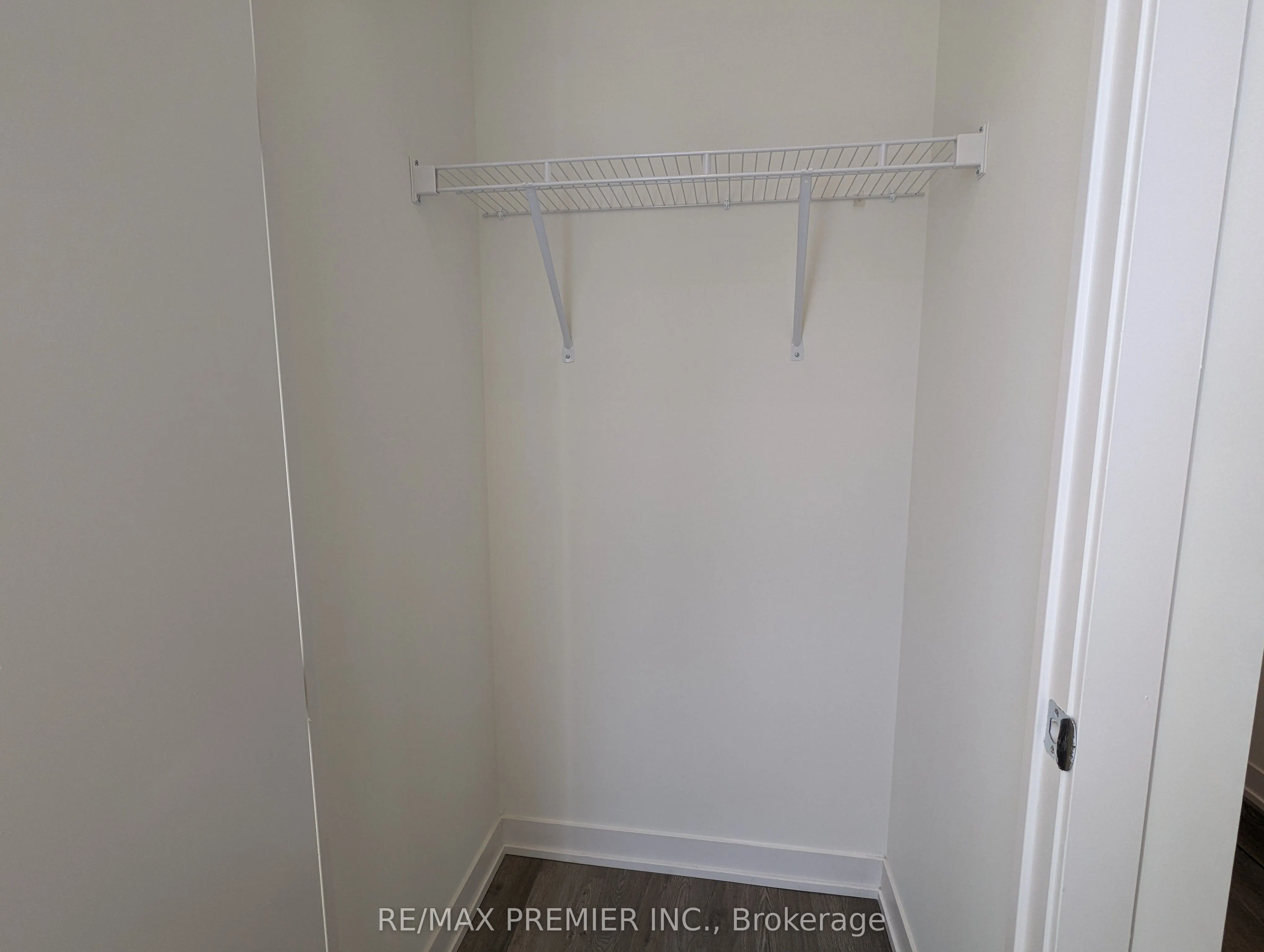 11 Steckley House Lane, #408