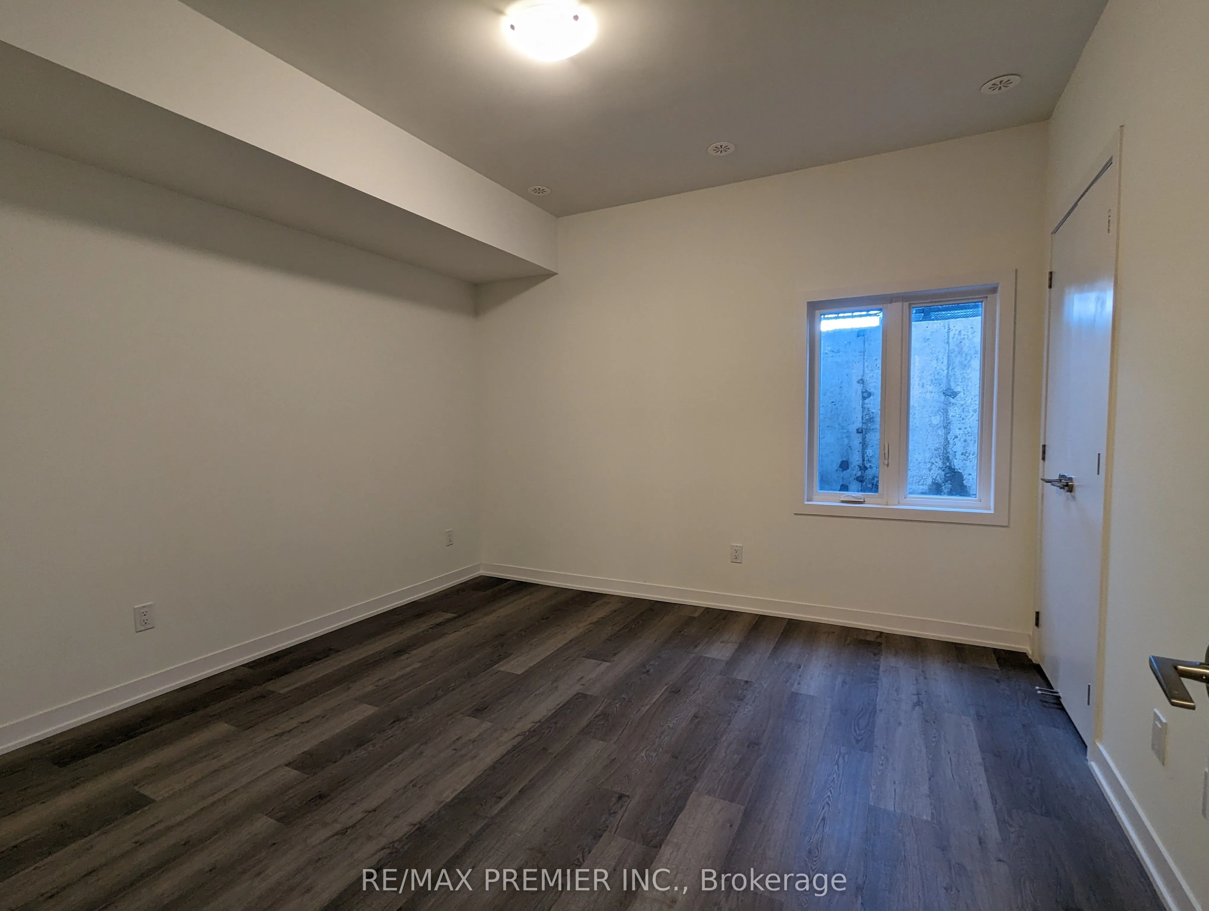 11 Steckley House Lane, #408