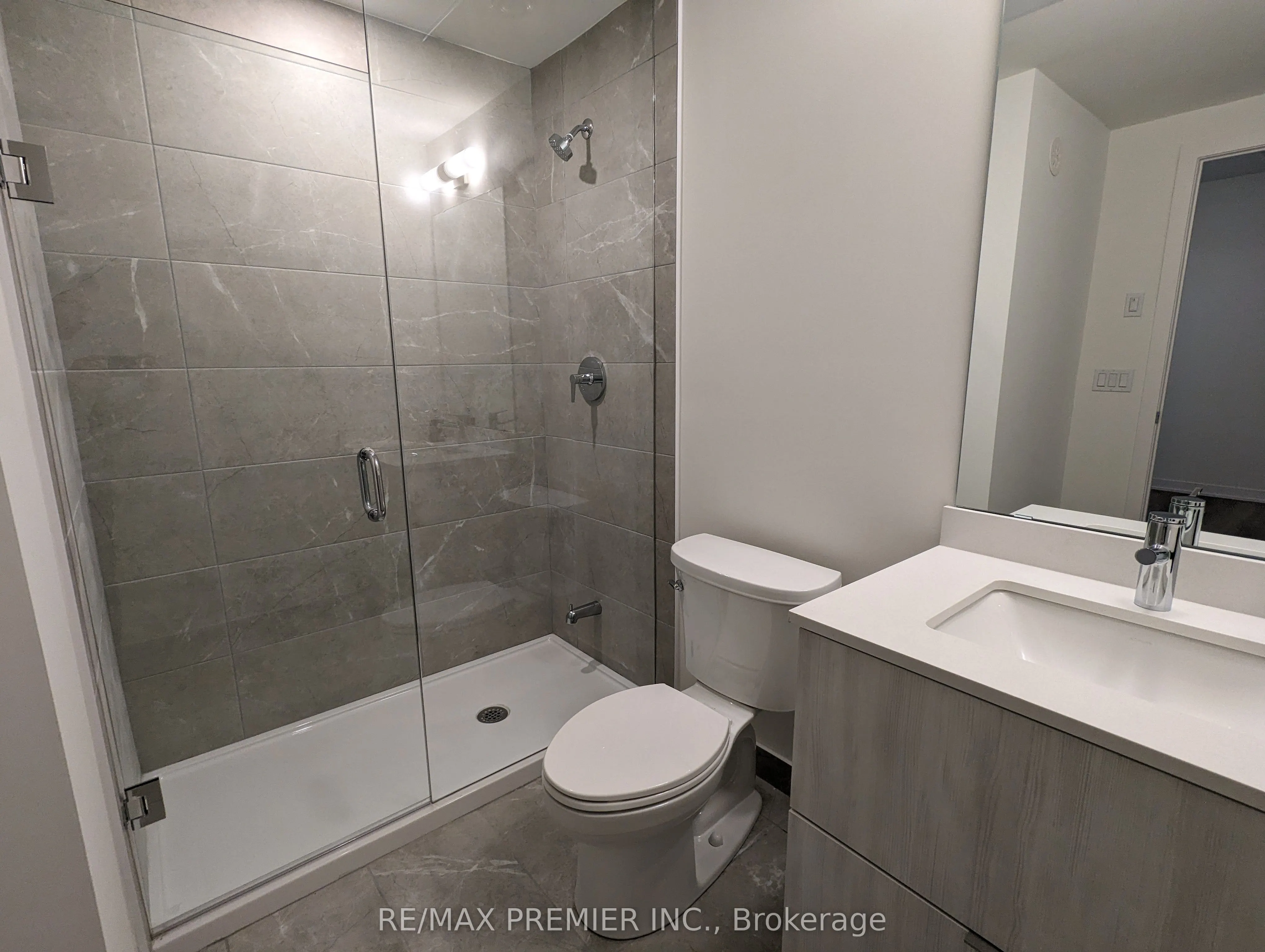 11 Steckley House Lane, #408