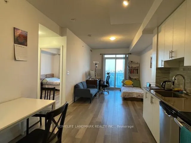 7161 Yonge Street, #1628