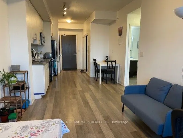 7161 Yonge Street, #1628
