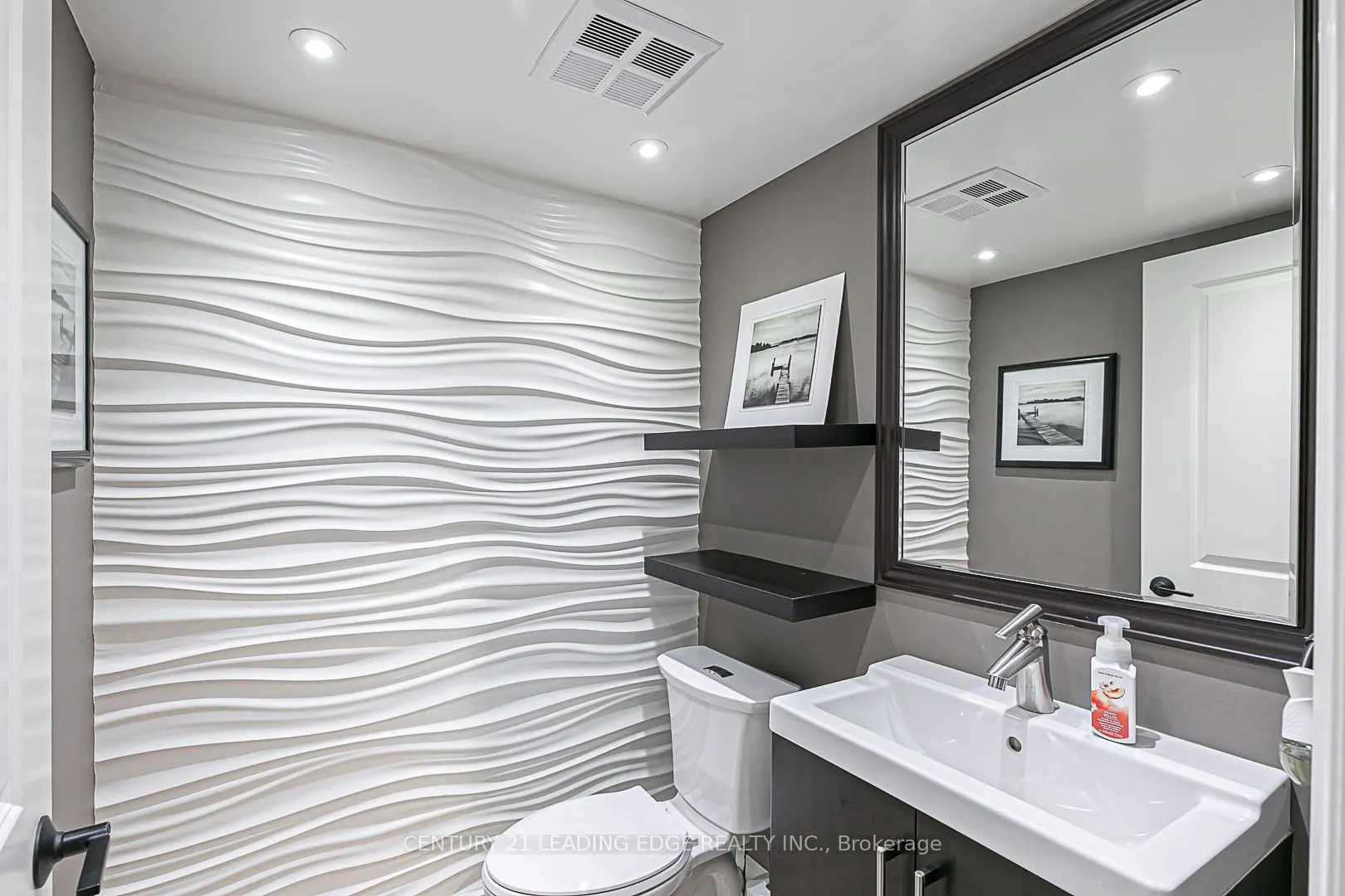 3 ELLESMERE Street, #202