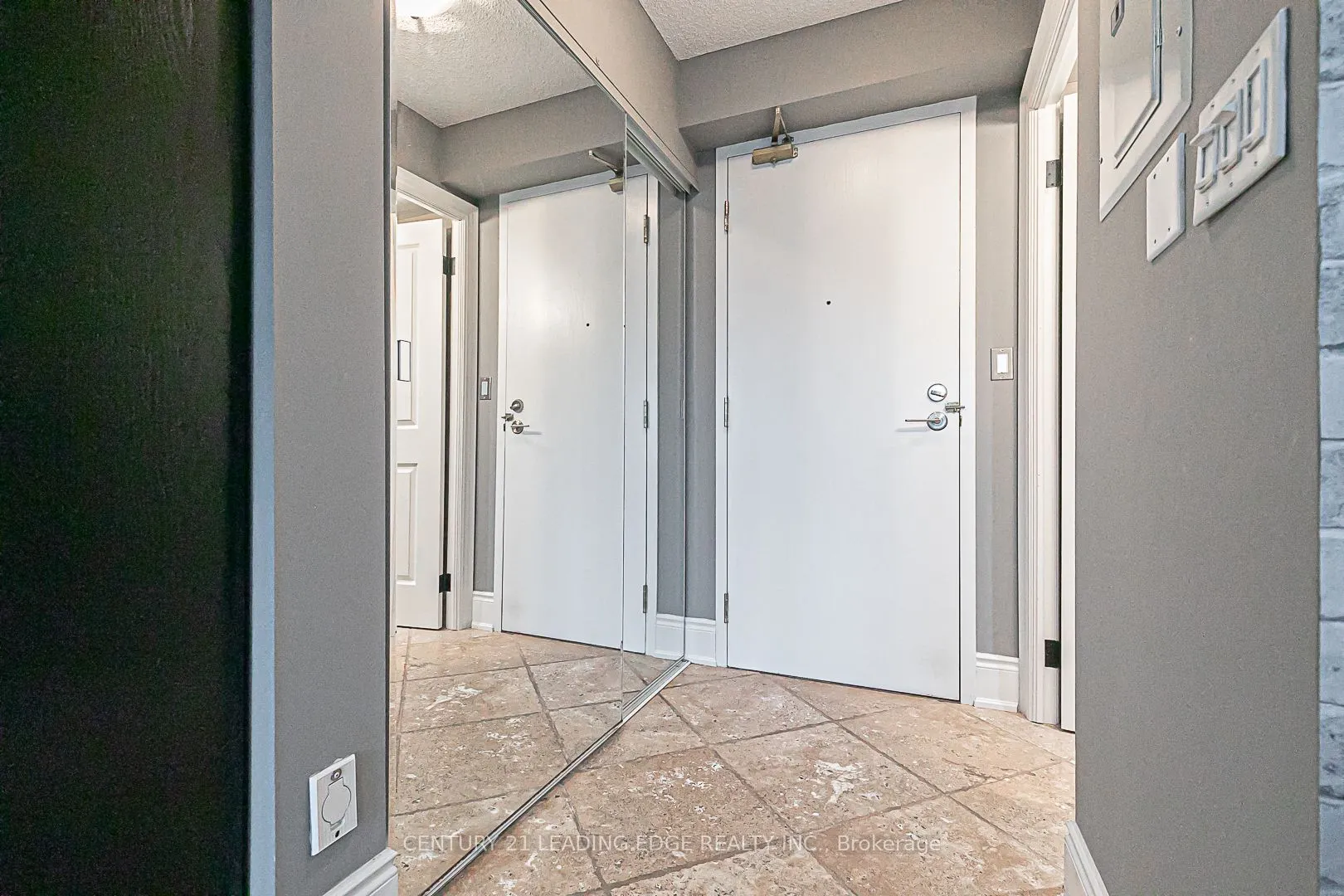 3 ELLESMERE Street, #202