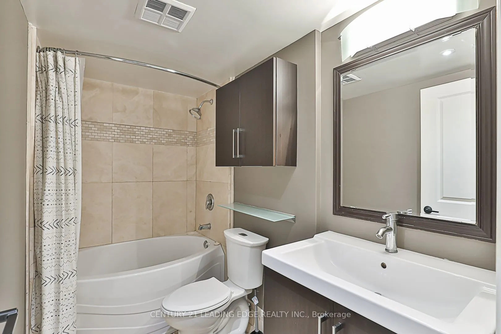 3 ELLESMERE Street, #202