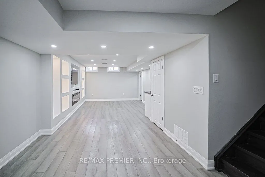 131 Landolfi Way