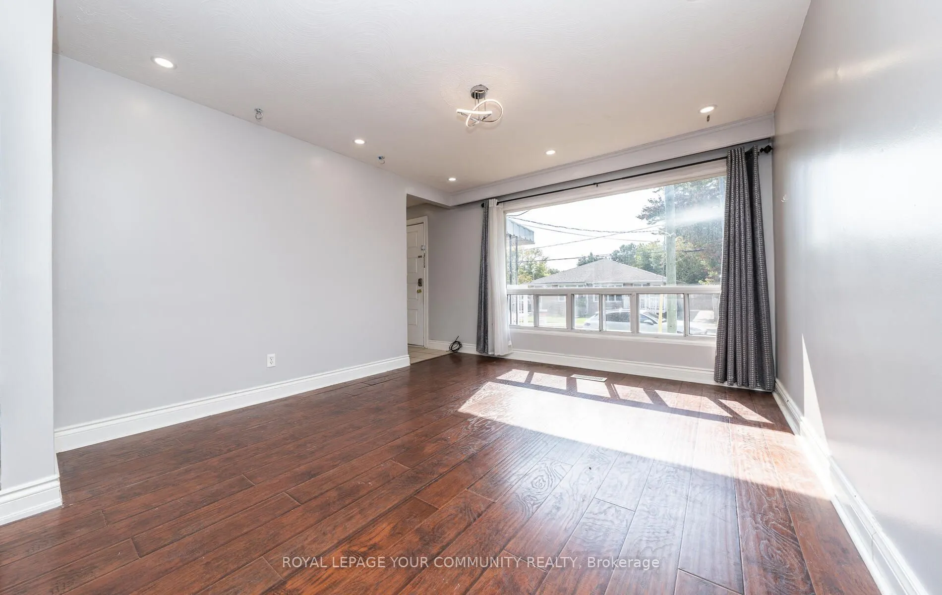 53 Newbury Drive