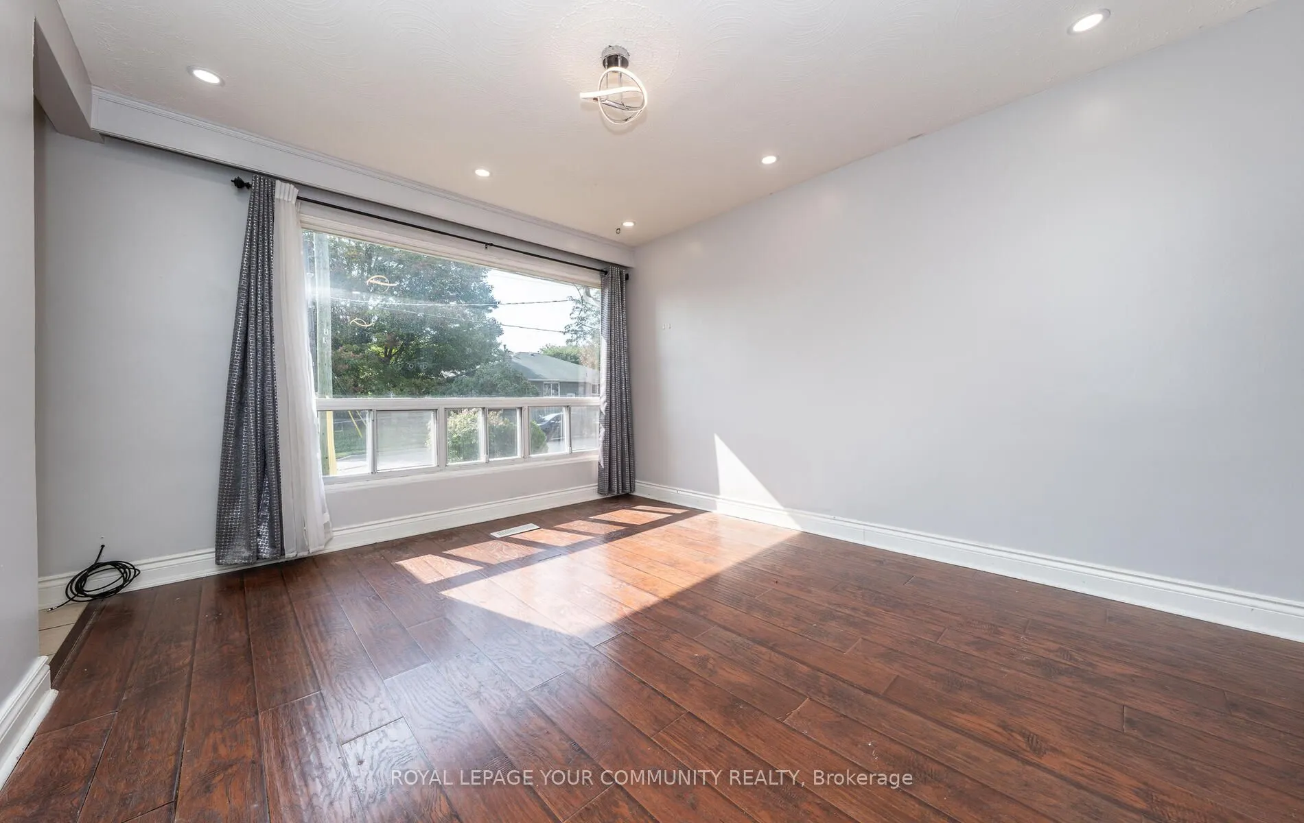 53 Newbury Drive