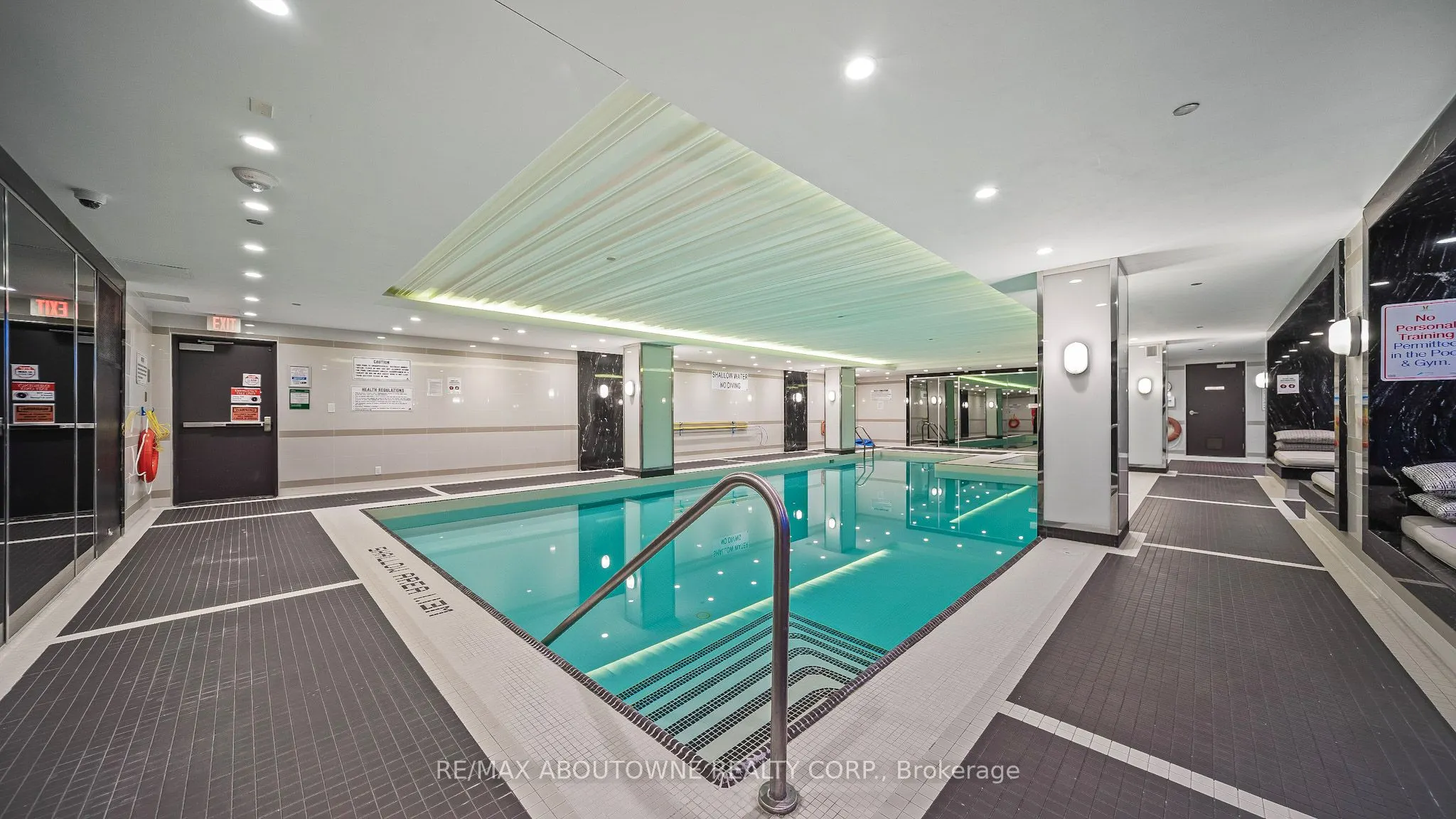 9471 Yonge Street, #LPH07
