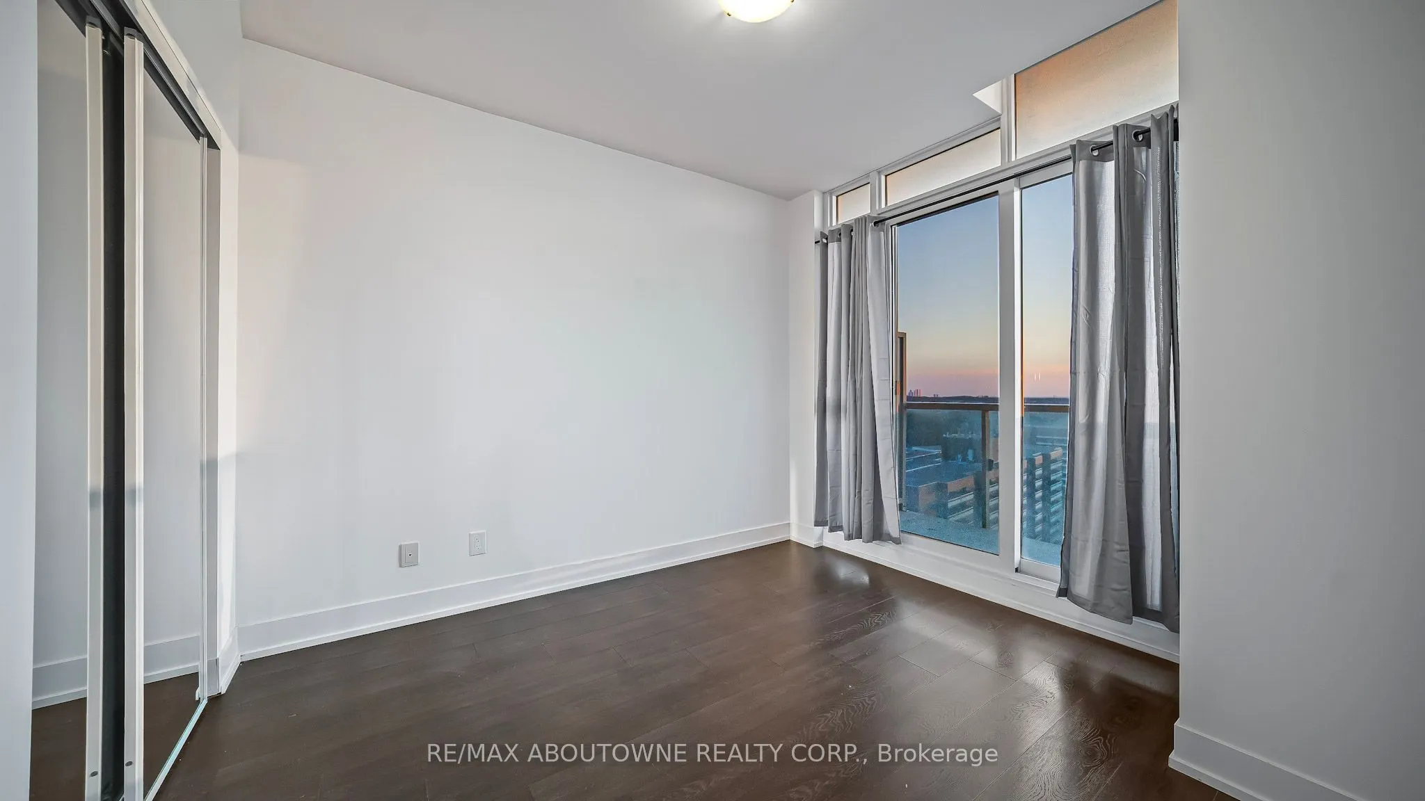 9471 Yonge Street, #LPH07