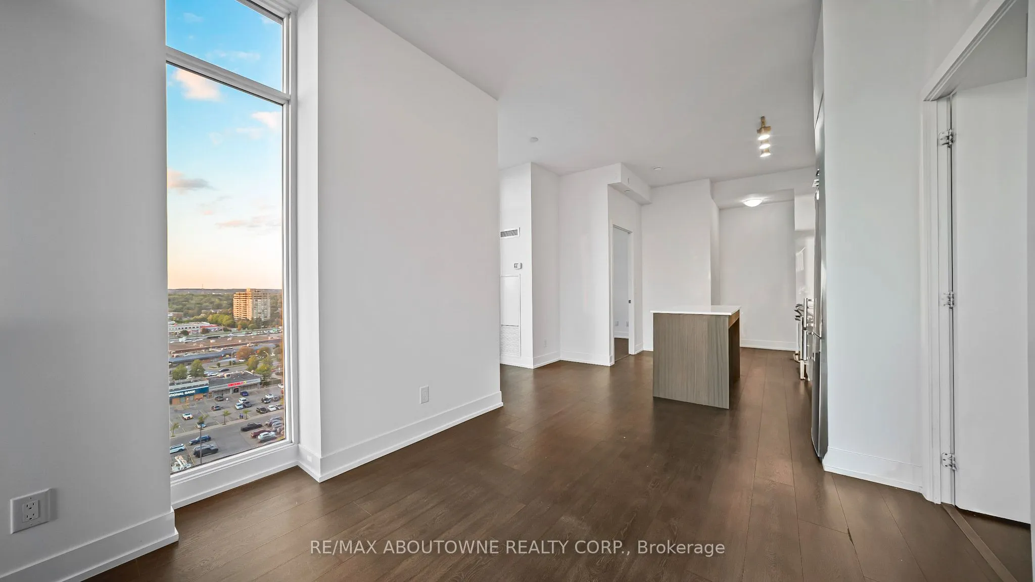 9471 Yonge Street, #LPH07