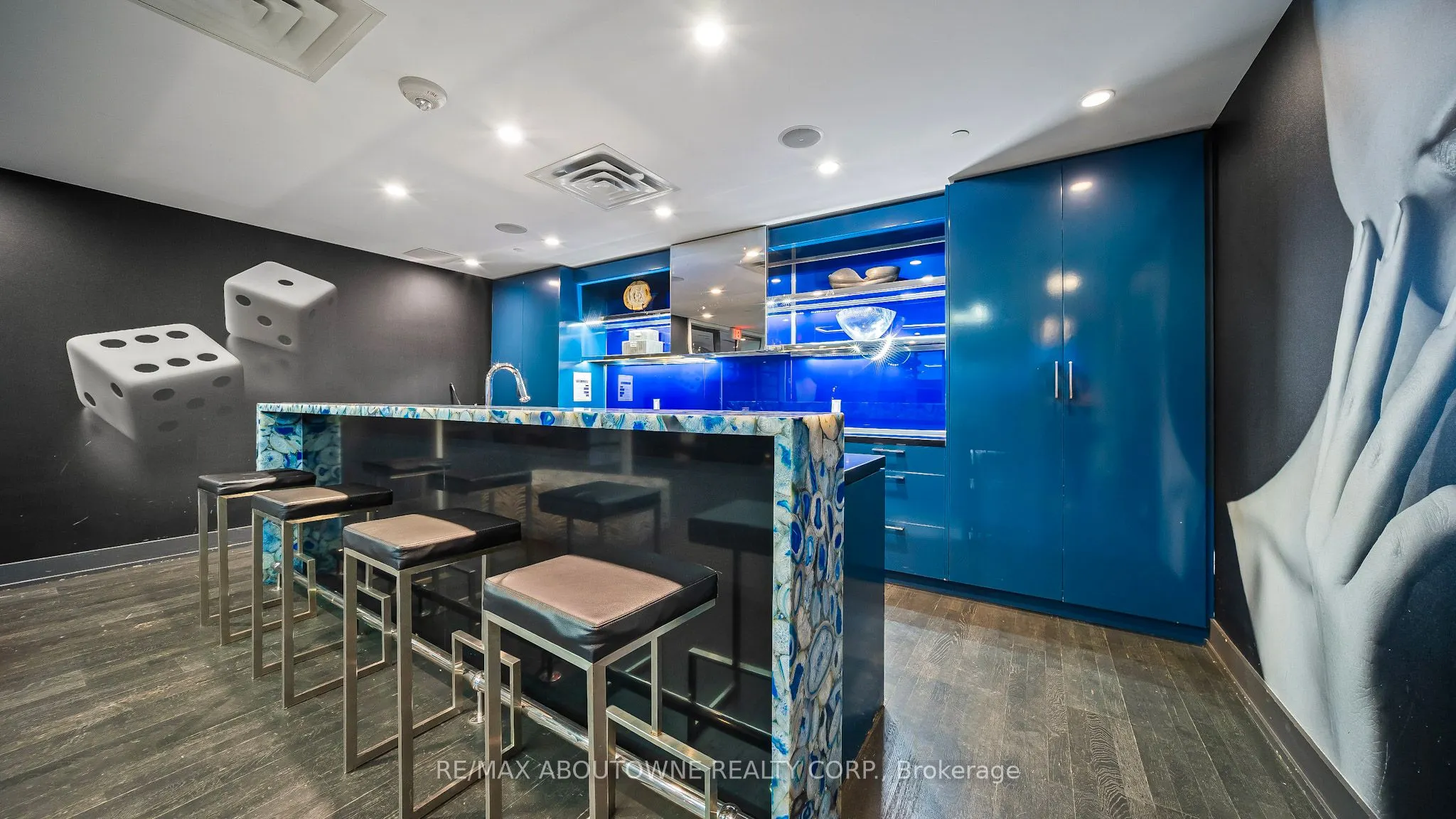 9471 Yonge Street, #LPH07