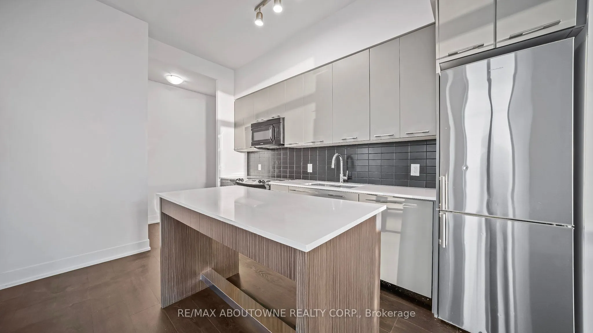 9471 Yonge Street, #LPH07