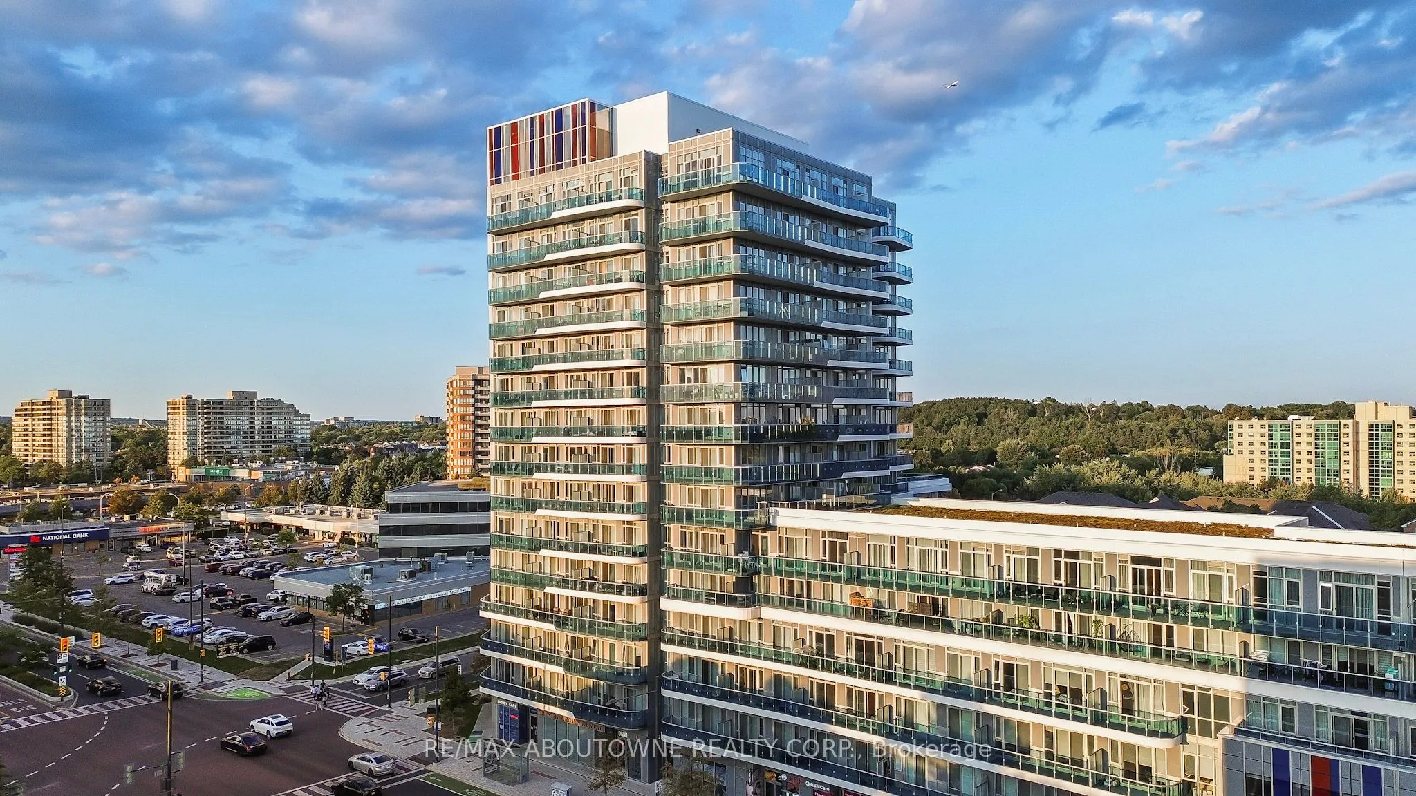 9471 Yonge Street, #LPH07