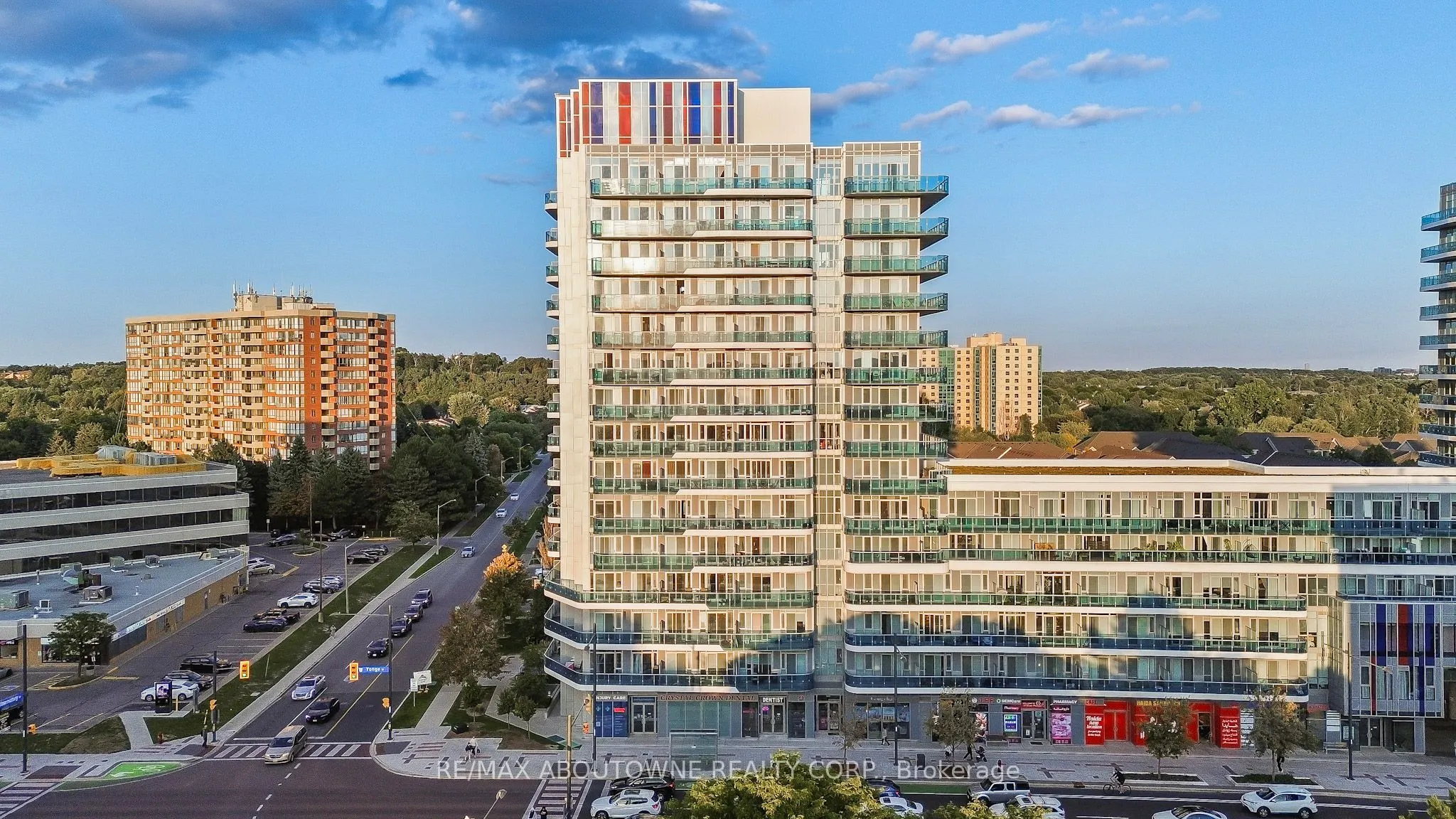 9471 Yonge Street, #LPH07