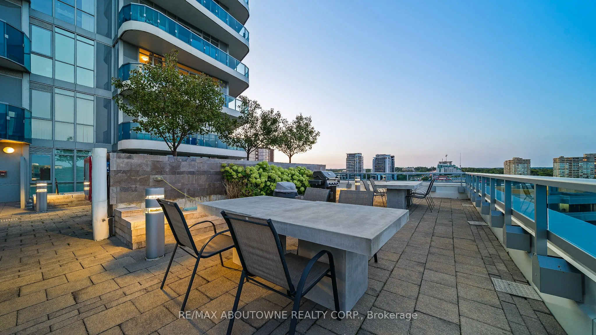 9471 Yonge Street, #LPH07