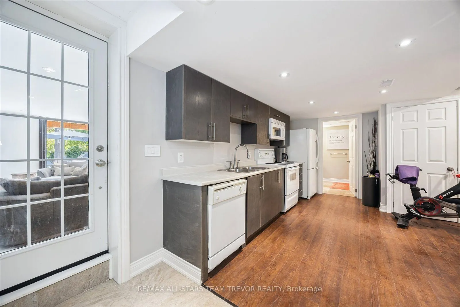 122 Roxborough Road