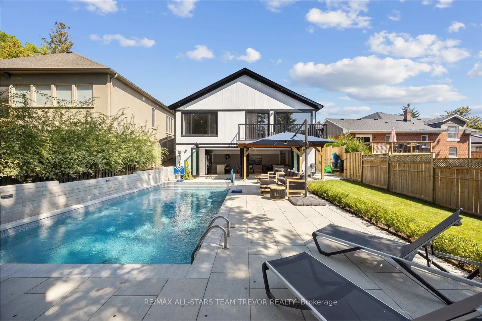 122 Roxborough Road
