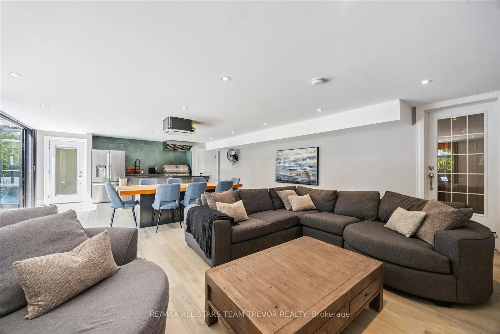 122 Roxborough Road