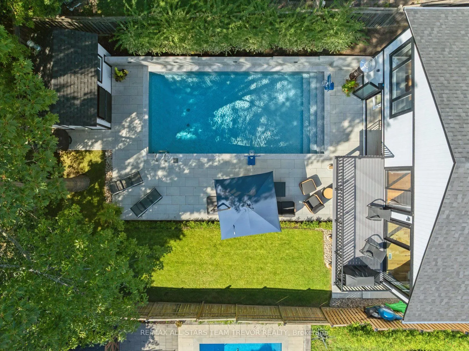122 Roxborough Road