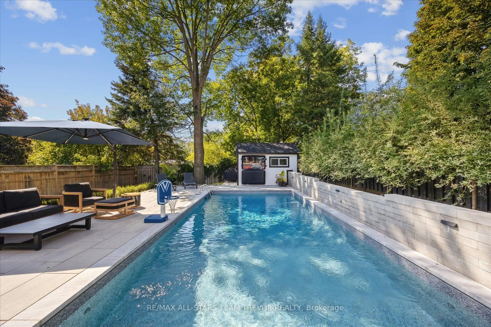 122 Roxborough Road