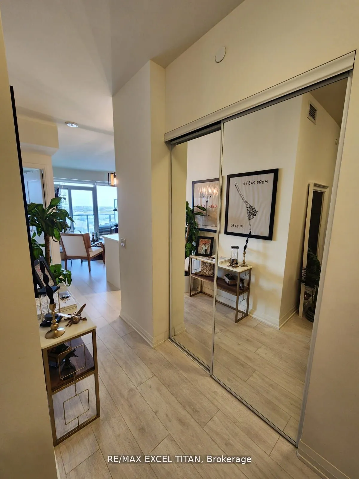 9000 Jane Street, #1617