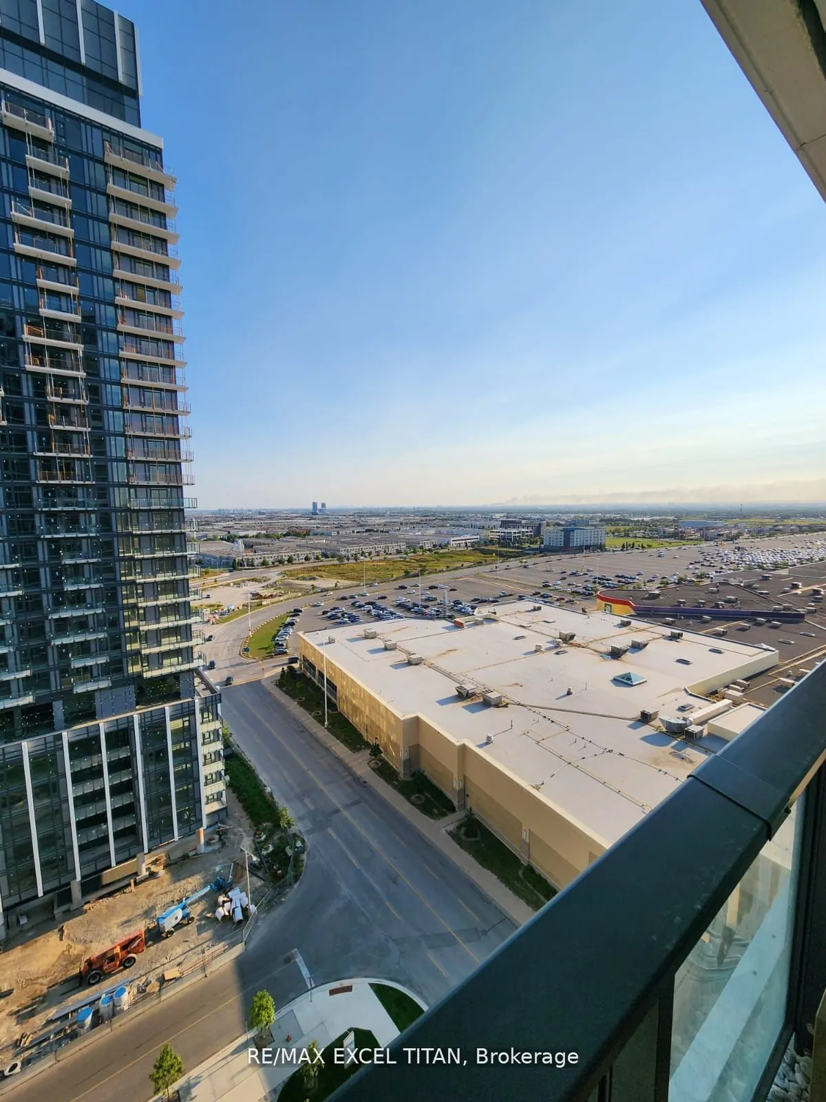 9000 Jane Street, #1617