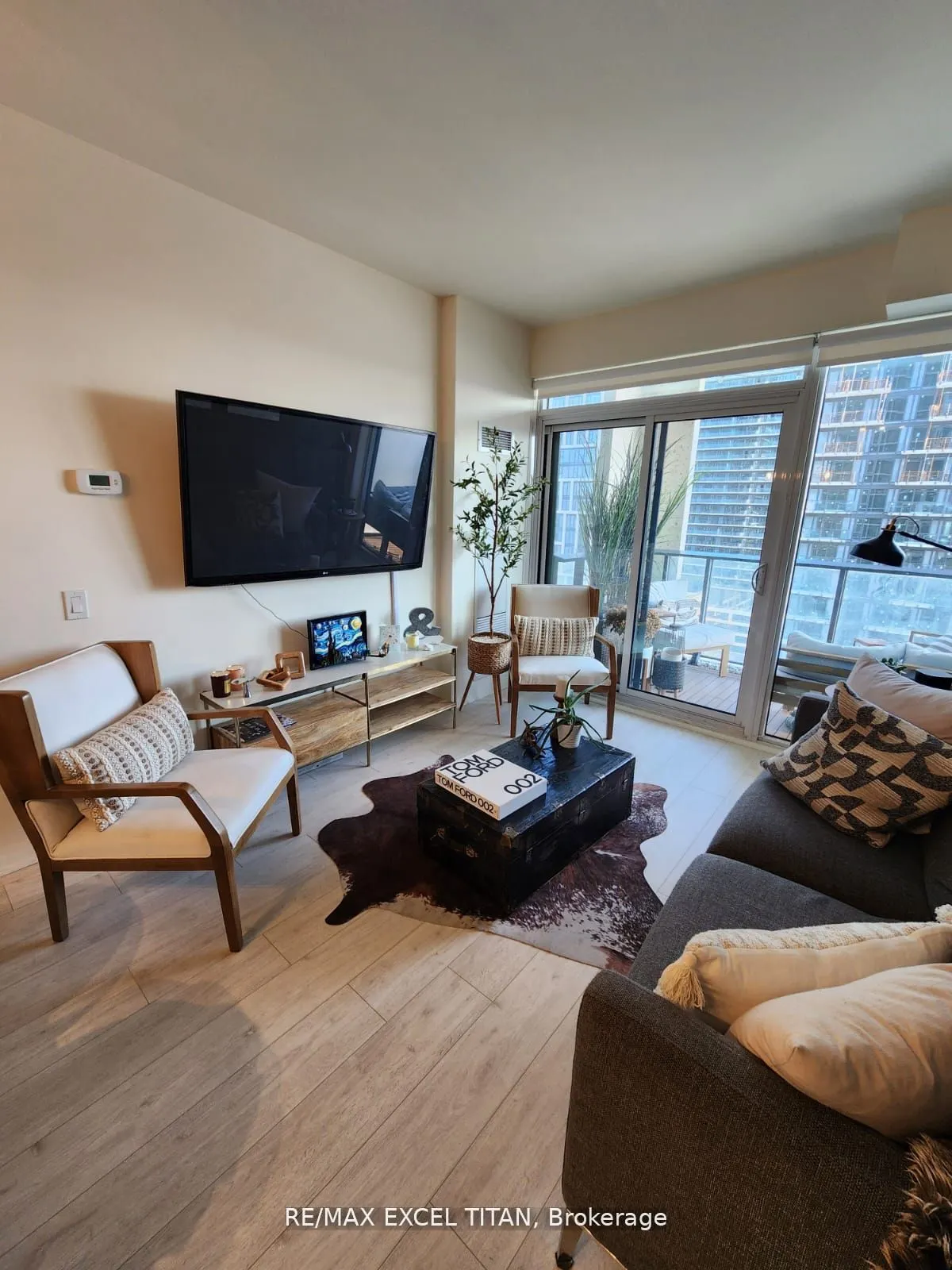 9000 Jane Street, #1617
