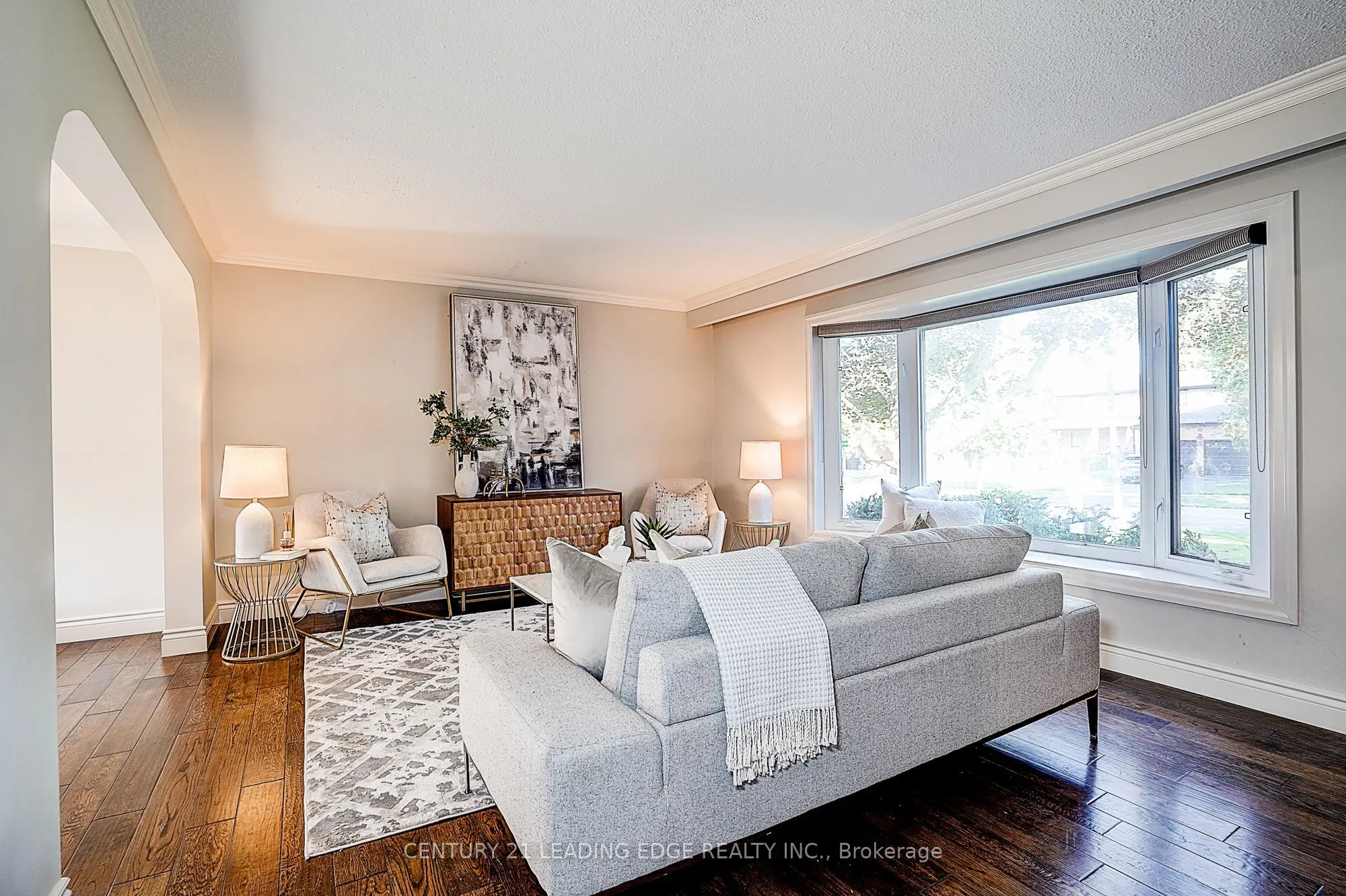 101 RAMONA Boulevard