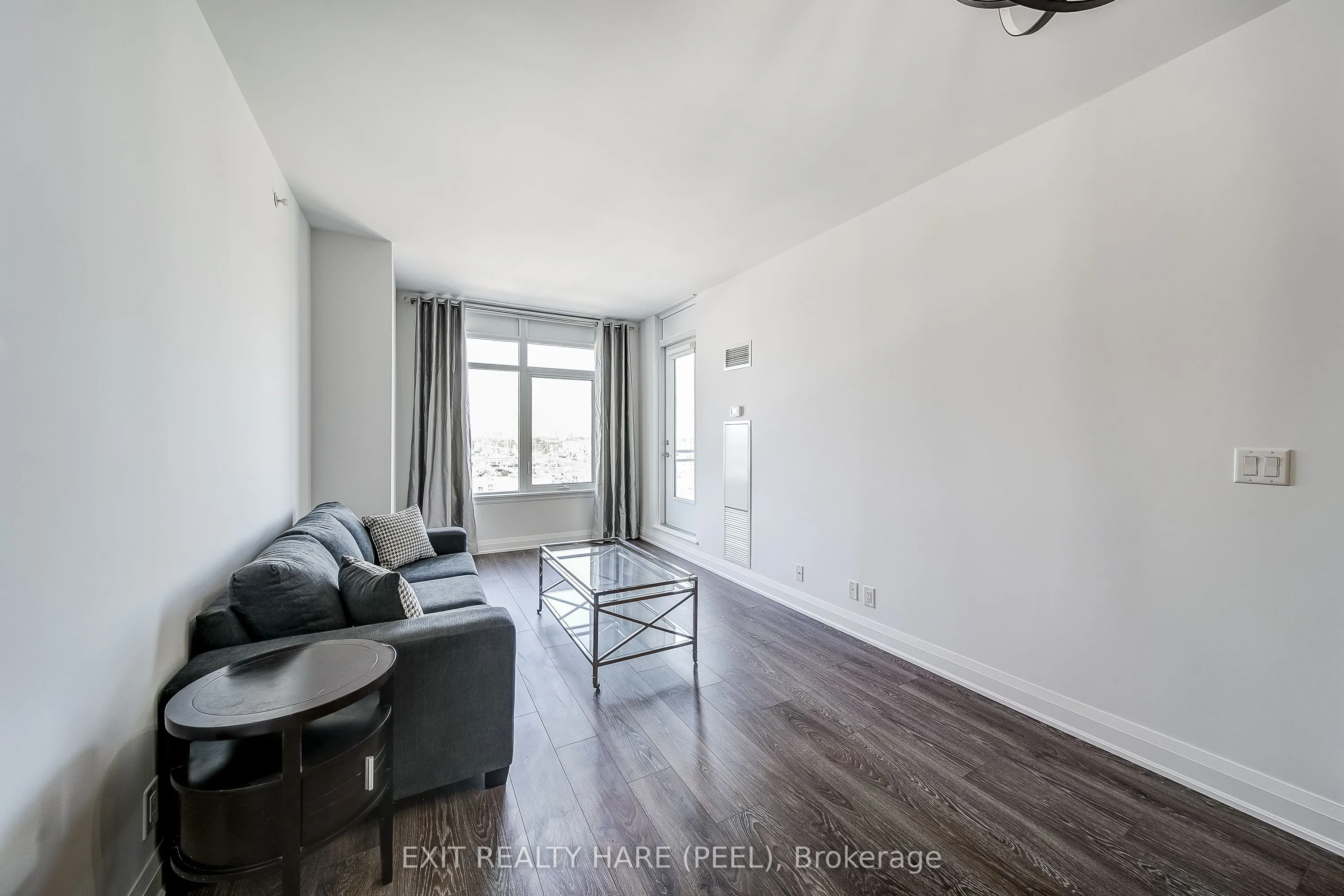 12 Woodstream Boulevard, #706