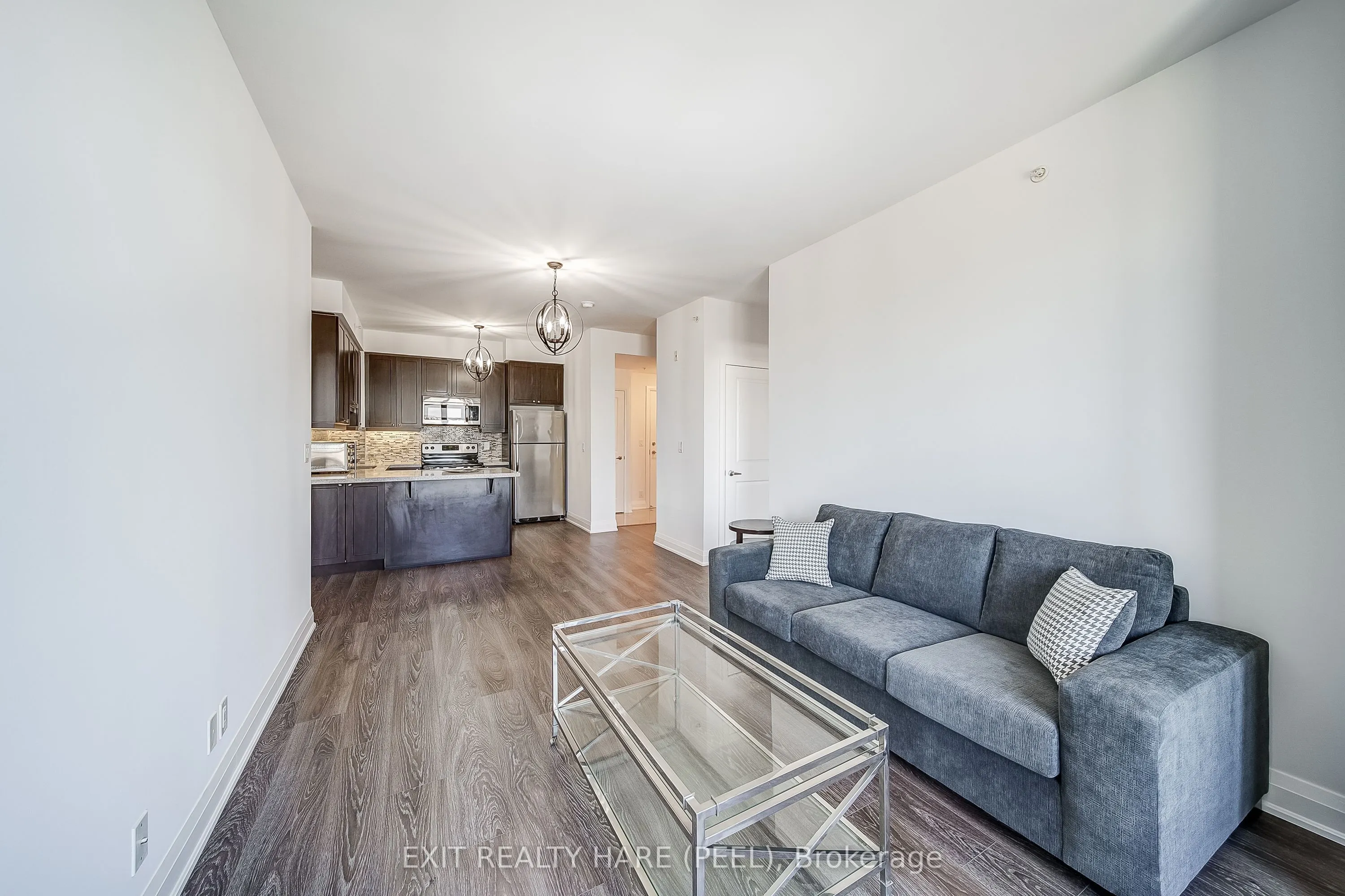 12 Woodstream Boulevard, #706