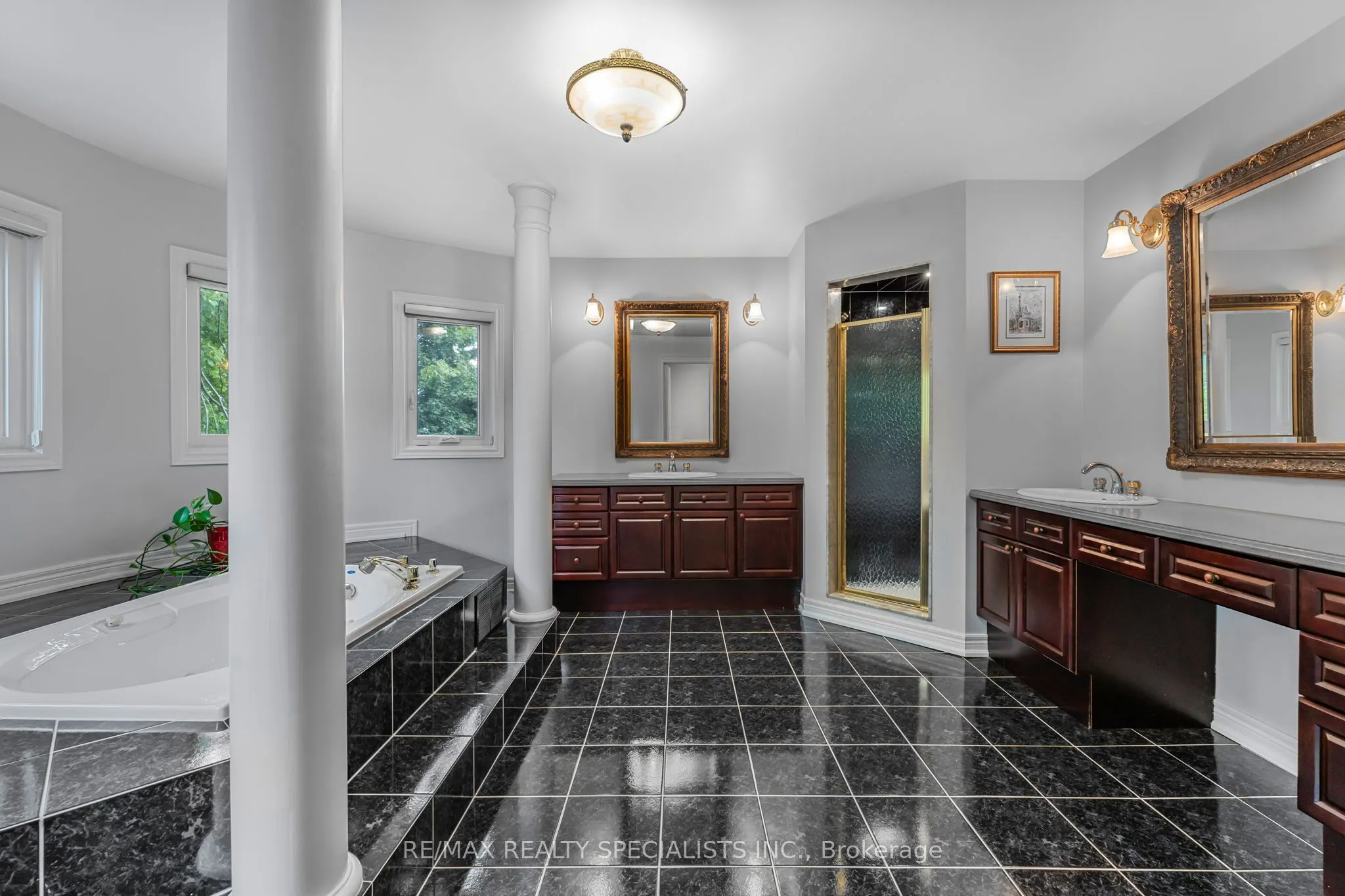 91 Silver Rose Crescent