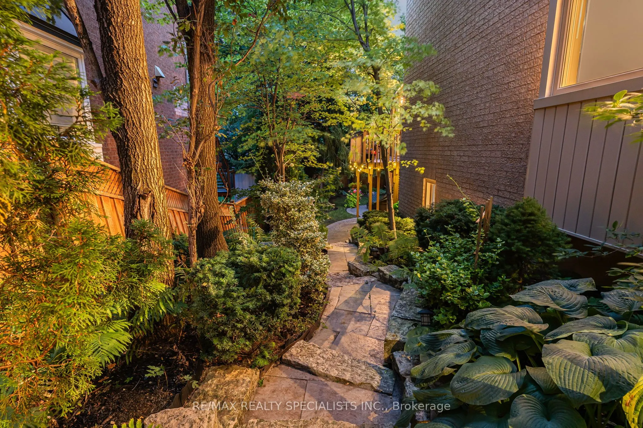 91 Silver Rose Crescent