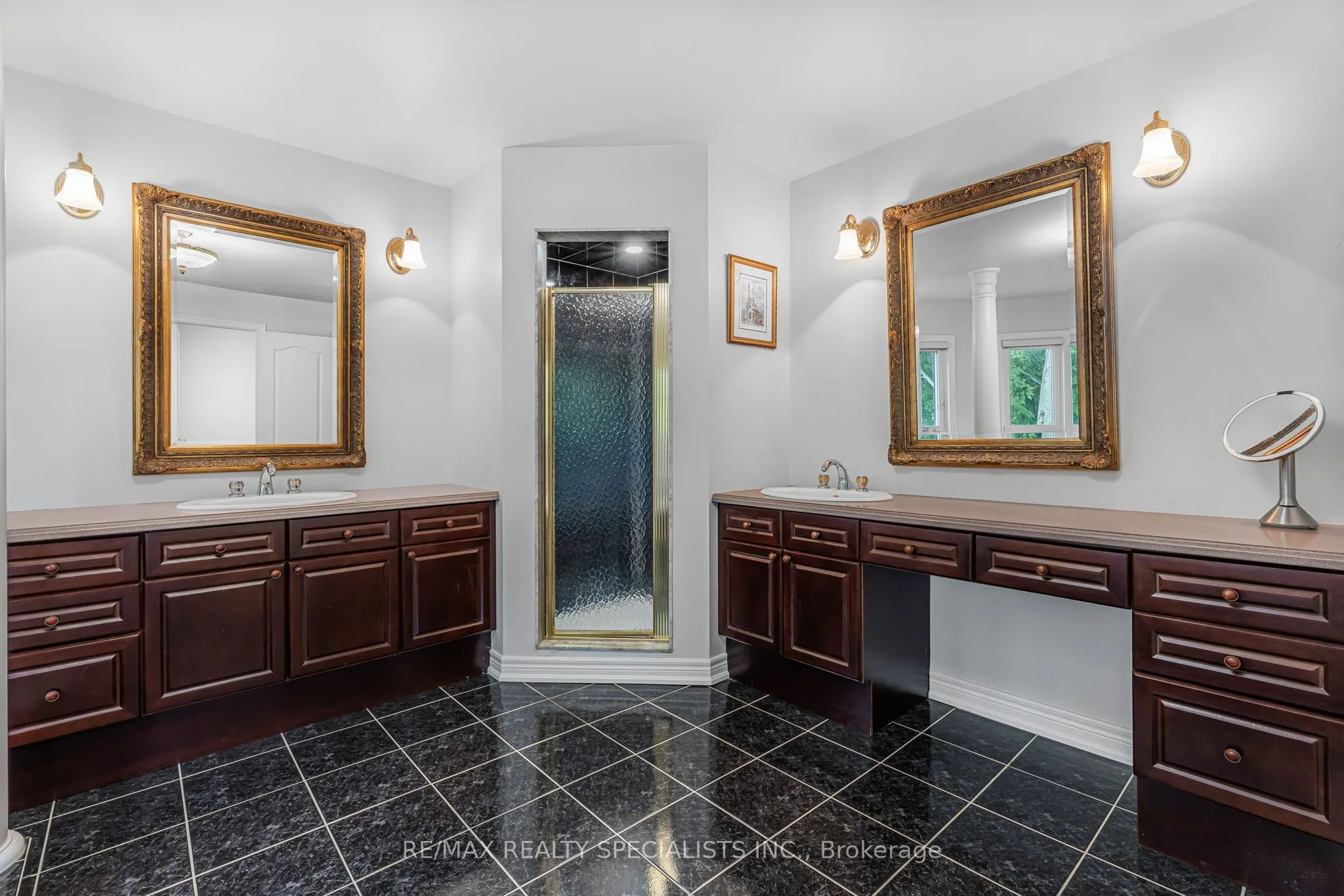 91 Silver Rose Crescent