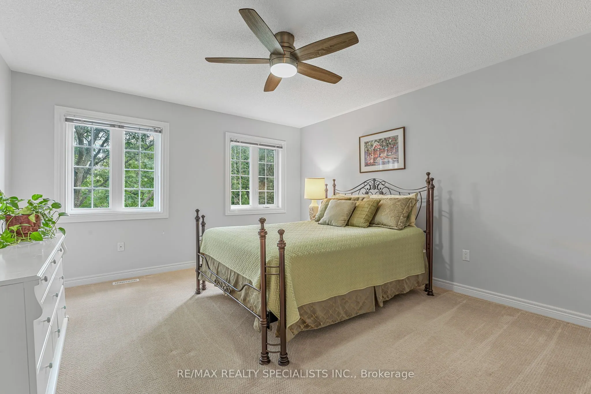 91 Silver Rose Crescent