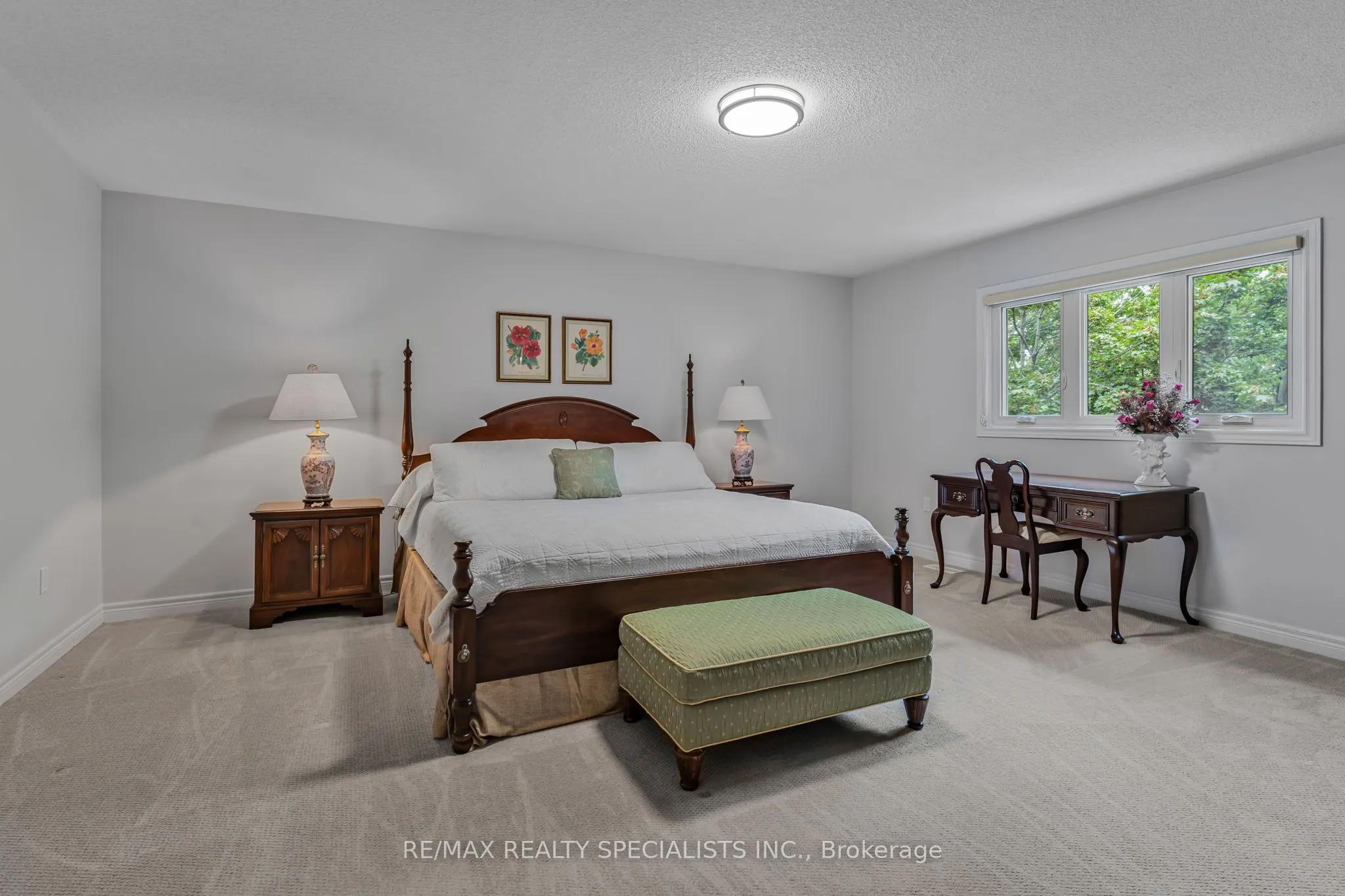 91 Silver Rose Crescent