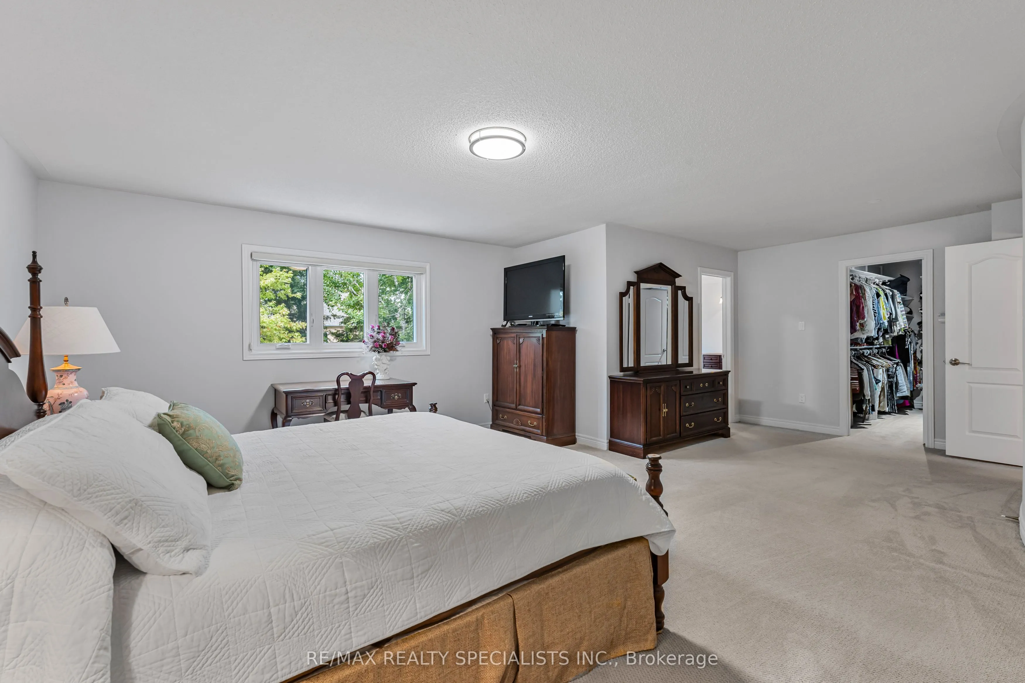 91 Silver Rose Crescent