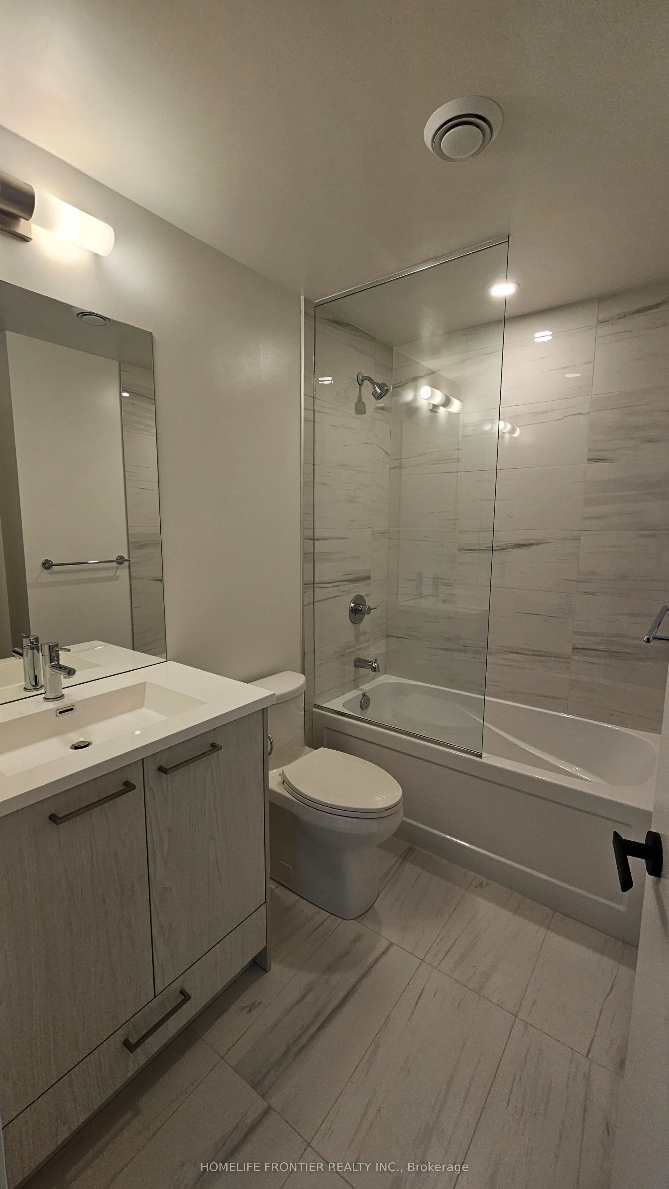 28 Interchange Way, #3201