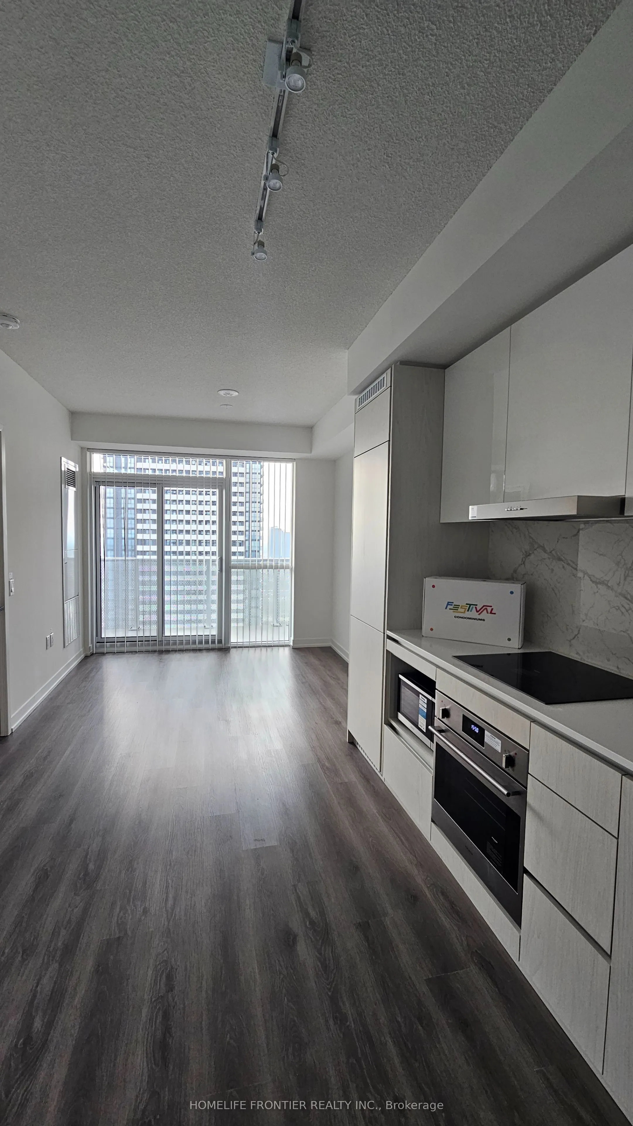 28 Interchange Way, #3201