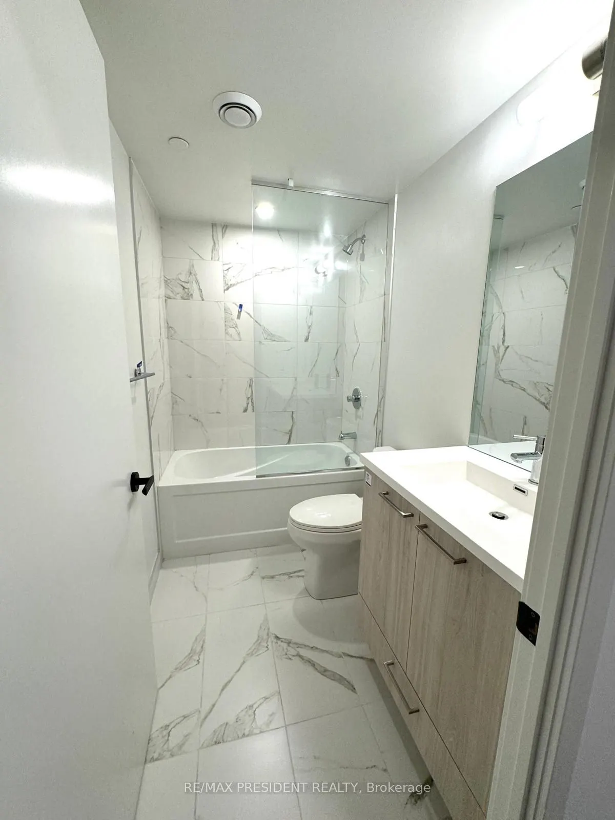 195 Commerce Street W, #1207