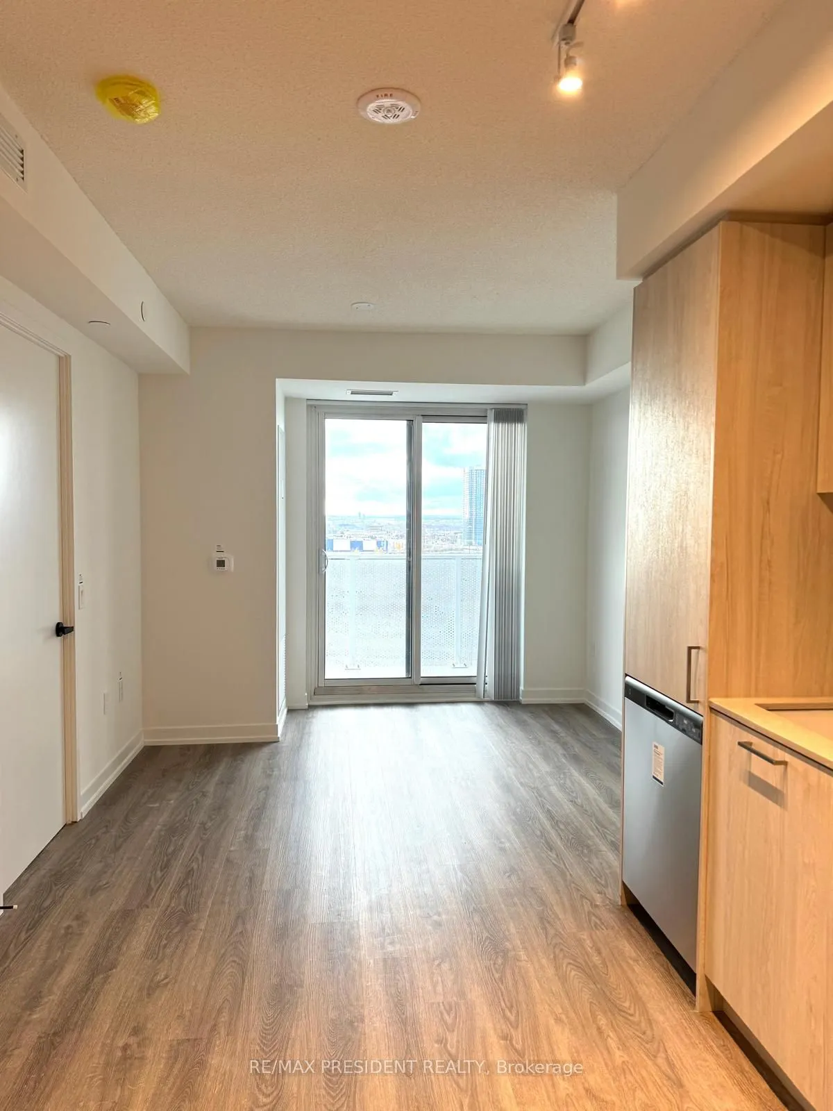 195 Commerce Street W, #1207