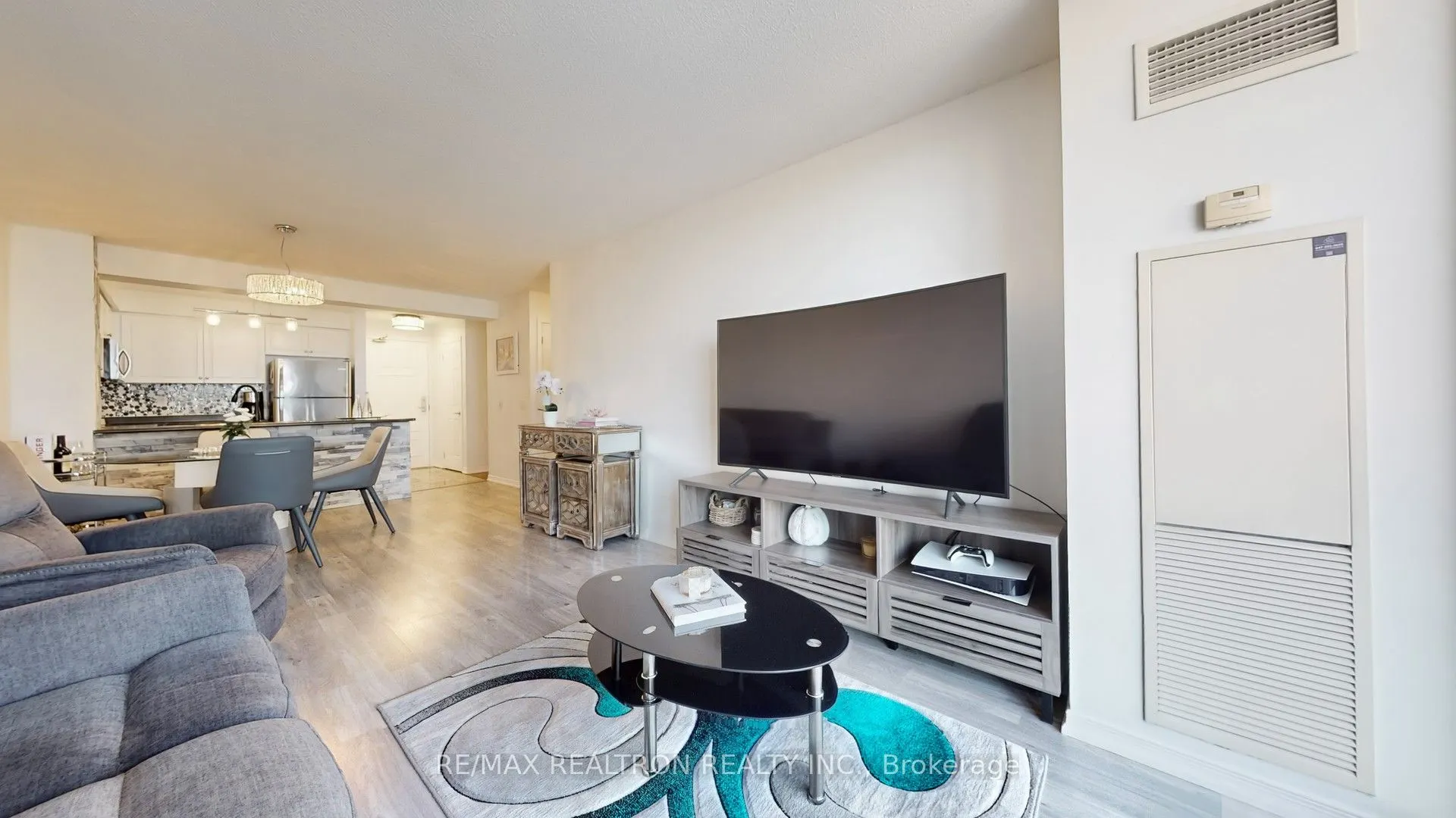 310 Red Maple Road, #608