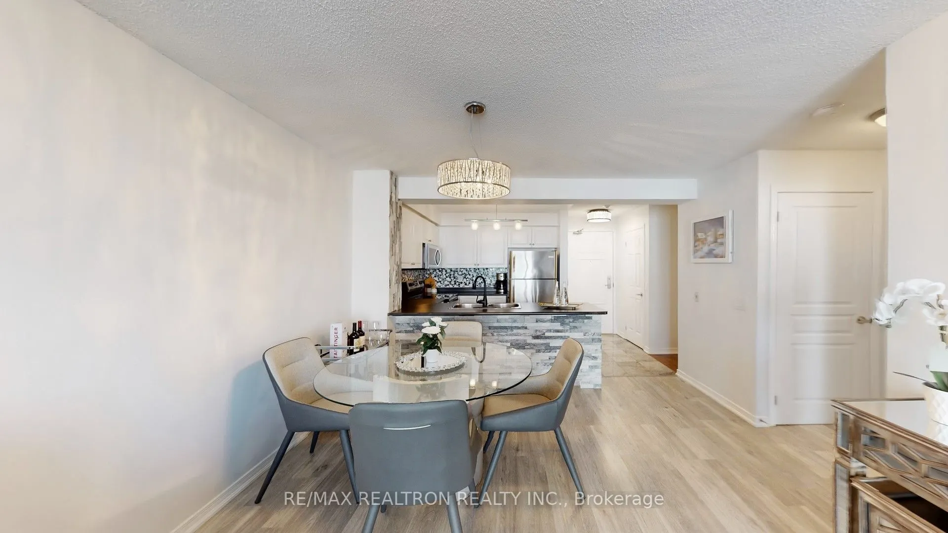 310 Red Maple Road, #608