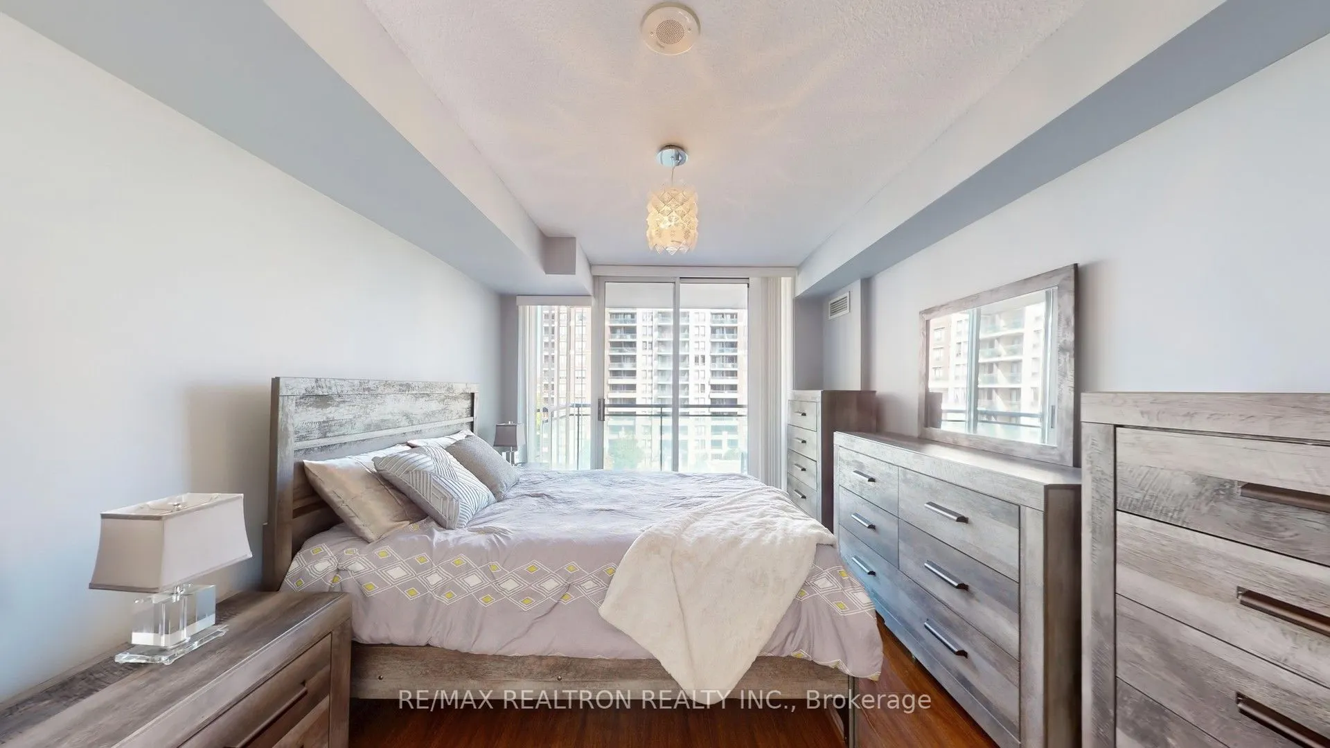 310 Red Maple Road, #608