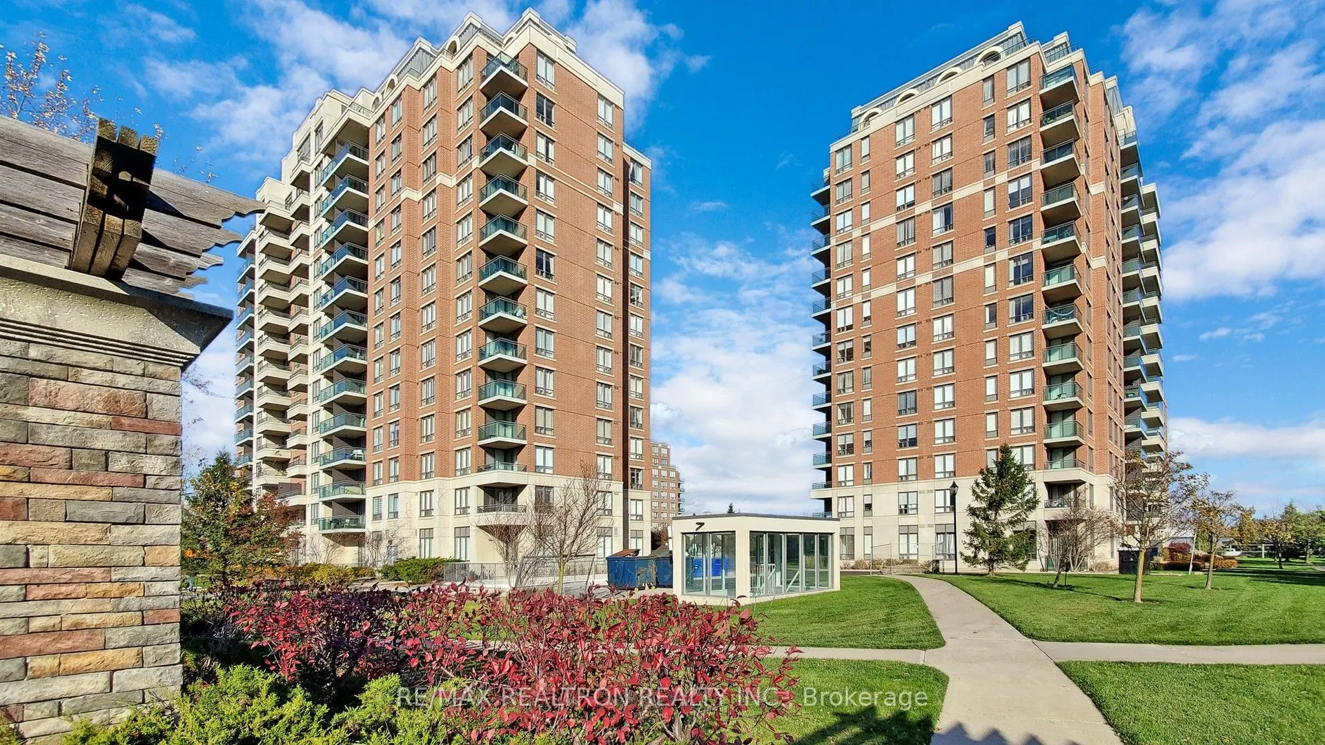 310 Red Maple Road, #608