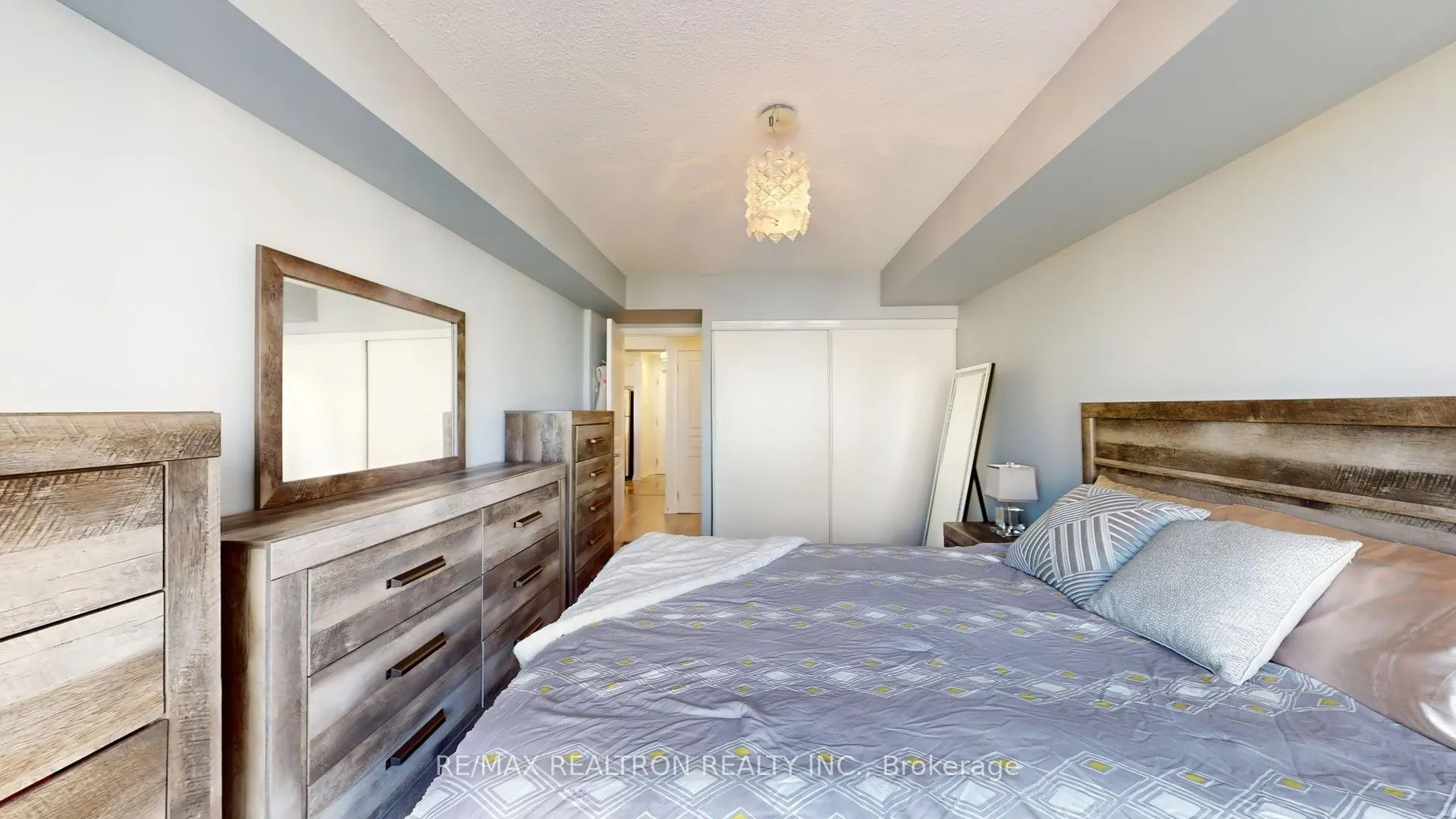 310 Red Maple Road, #608